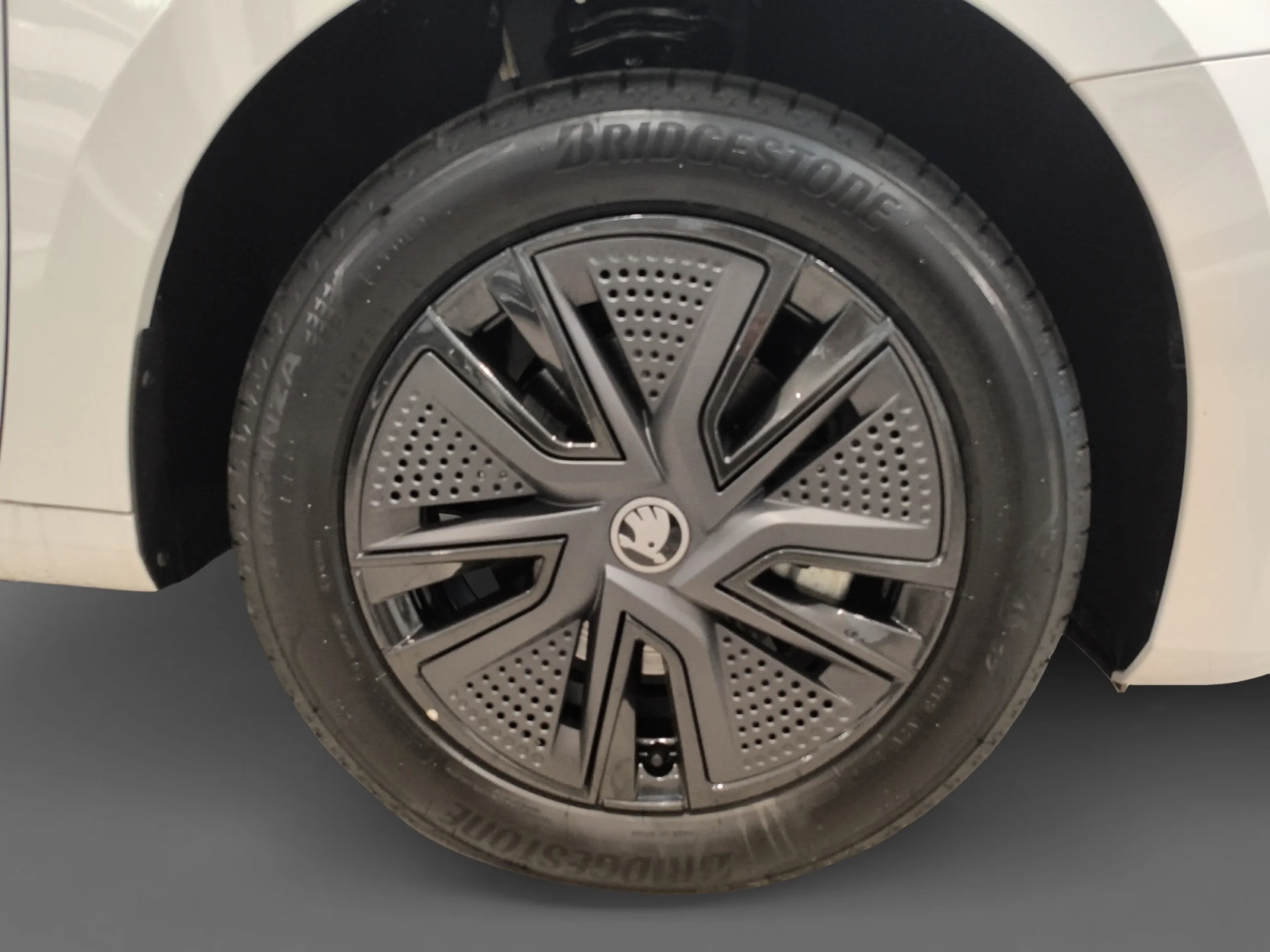 SKODA FABIA 1.0 TSI 85KW (115CV) DSG PLUS - Foto 8
