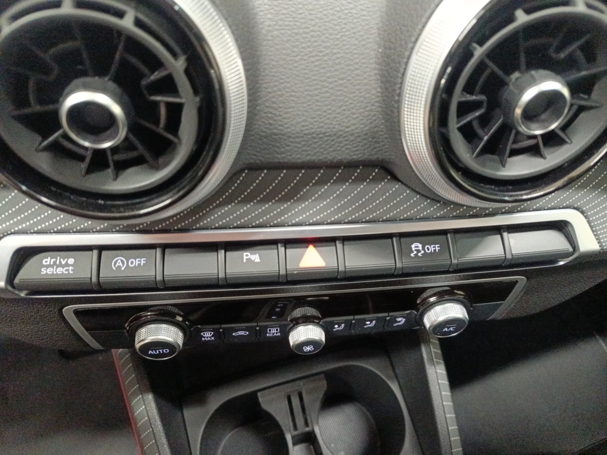 AUDI Q2 ADRENALIN EDITION 35 TDI 110KW S TRONIC - Foto 13