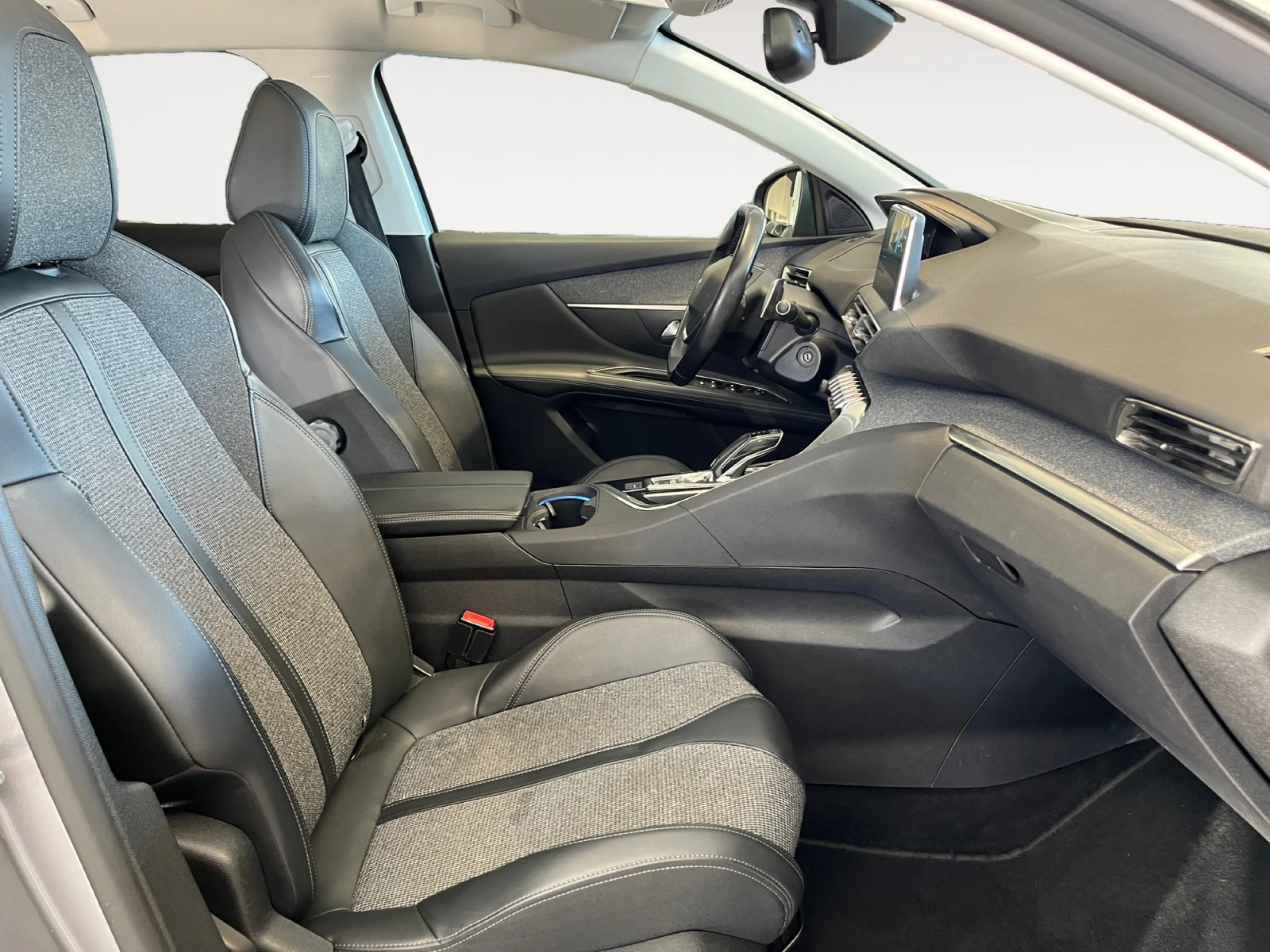 PEUGEOT 3008 1.5 BLUEHDI 96KW (130CV) S&S ALLURE - Foto 5