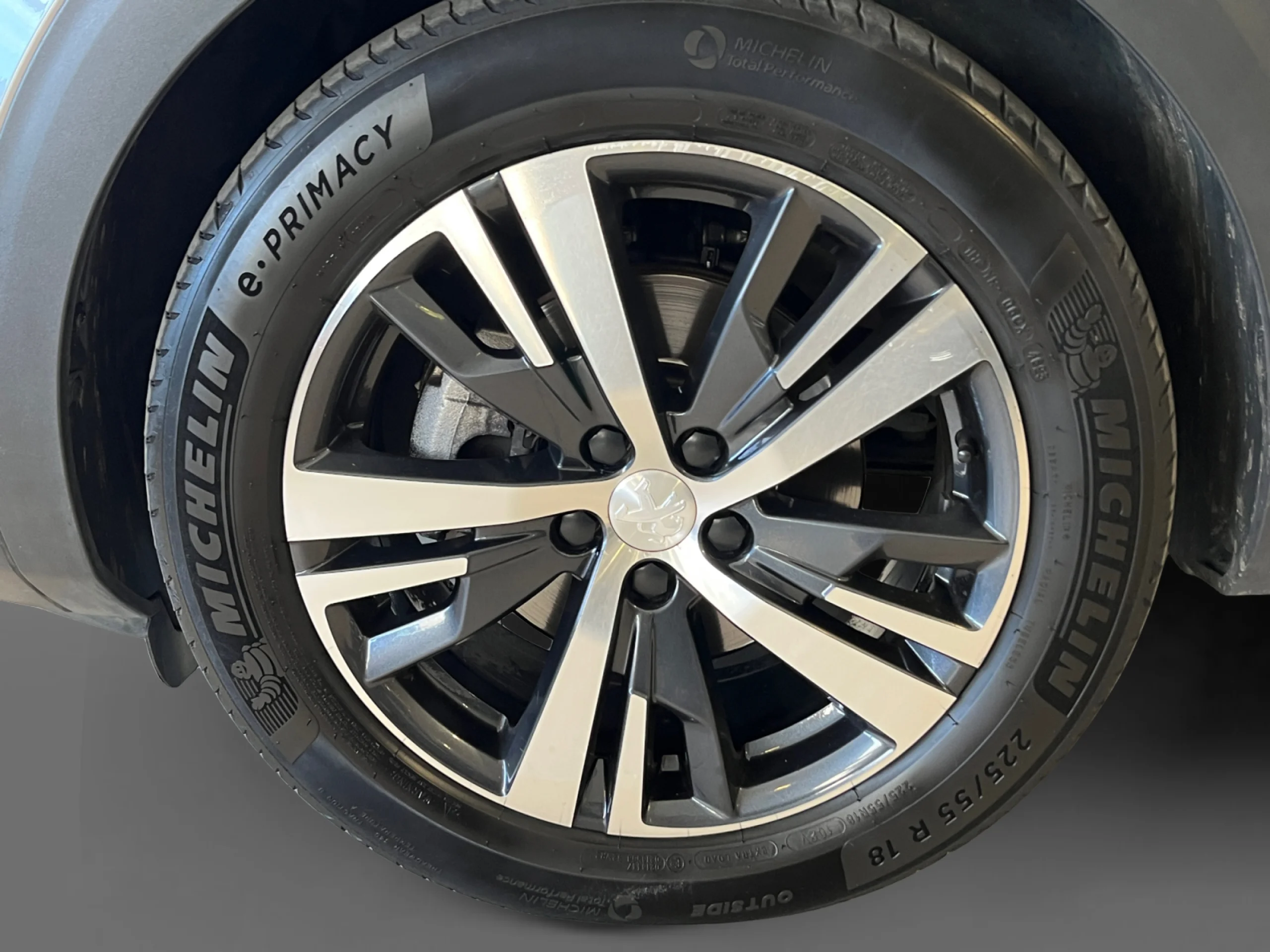 PEUGEOT 3008 1.5 BLUEHDI 96KW (130CV) S&S ALLURE - Foto 8