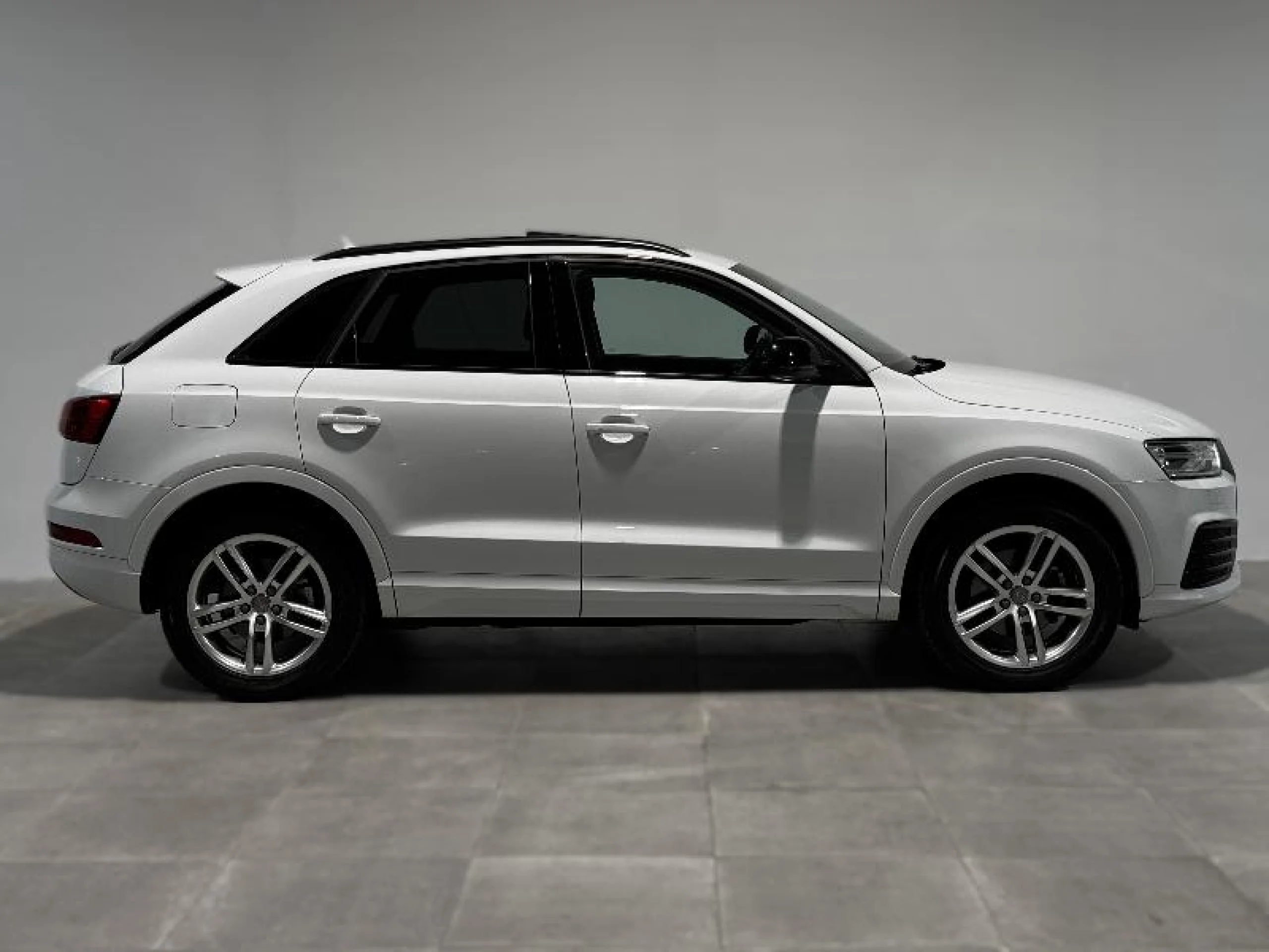 AUDI Q3 BLACK LINE EDITION 2.0 TDI - Foto 3