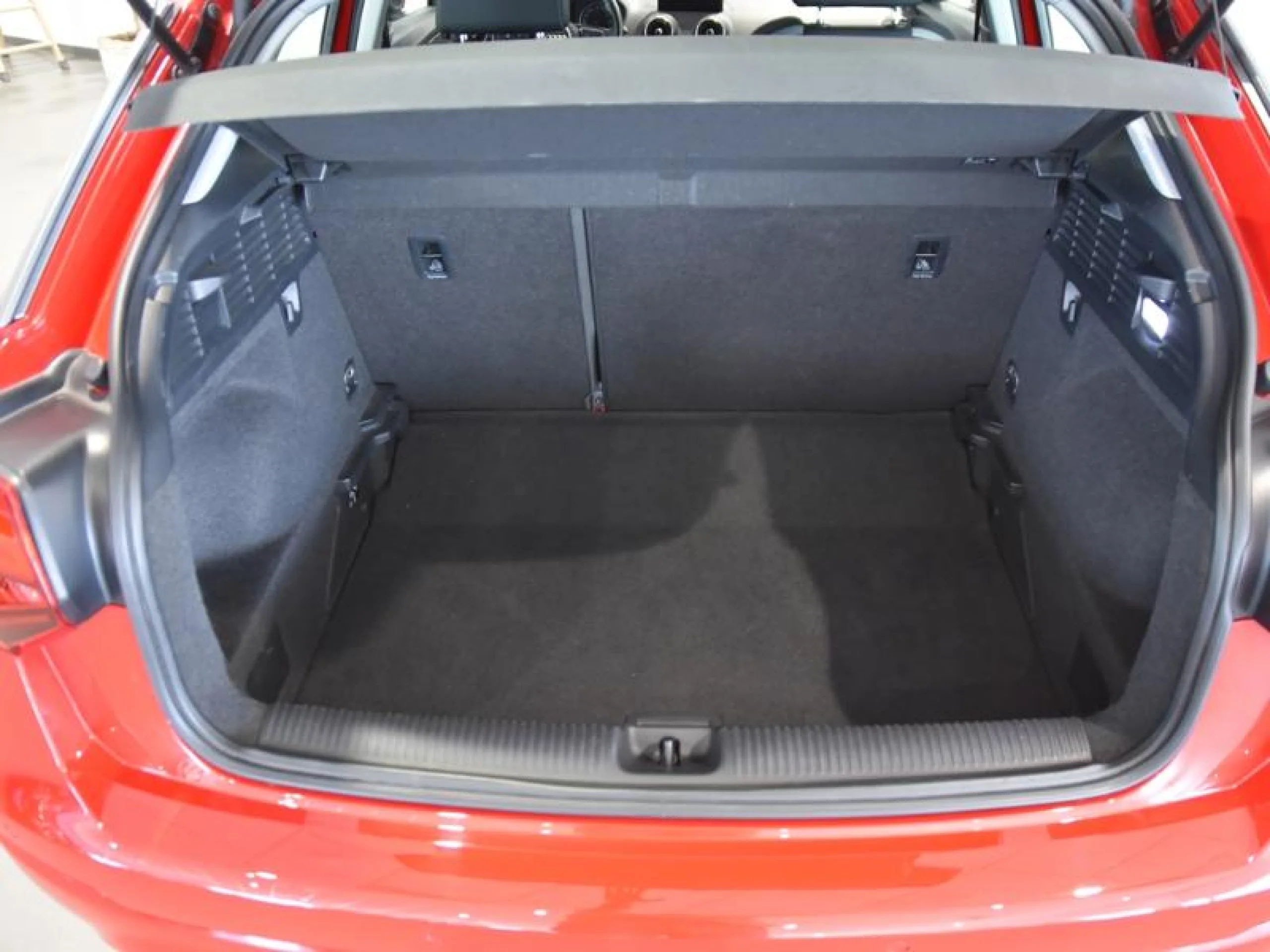 AUDI Q2 SPORT ED 1.4 TFSI 110KW COD S TRONIC - Foto 7