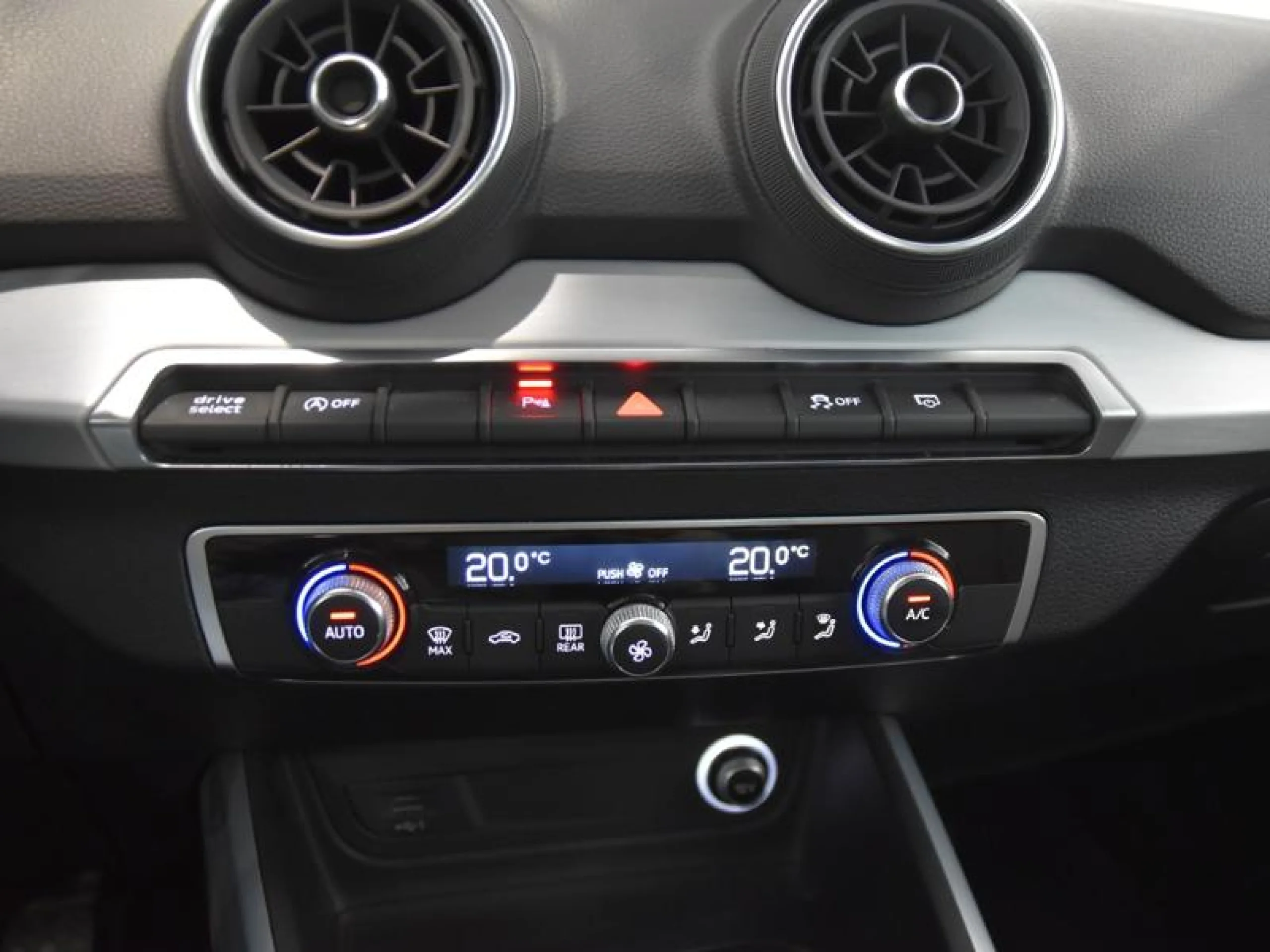 AUDI Q2 SPORT ED 1.4 TFSI 110KW COD S TRONIC - Foto 11