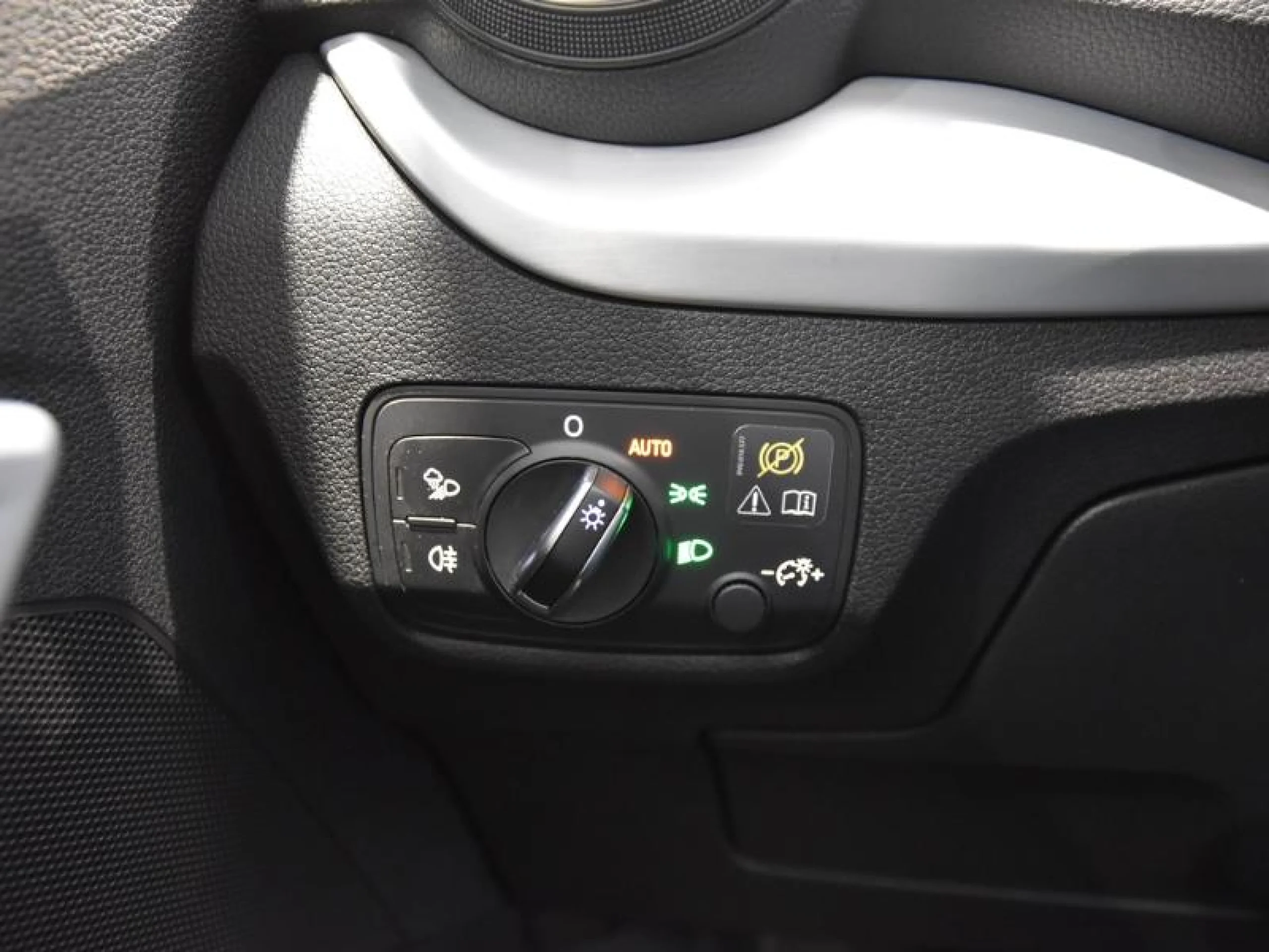 AUDI Q2 SPORT ED 1.4 TFSI 110KW COD S TRONIC - Foto 18