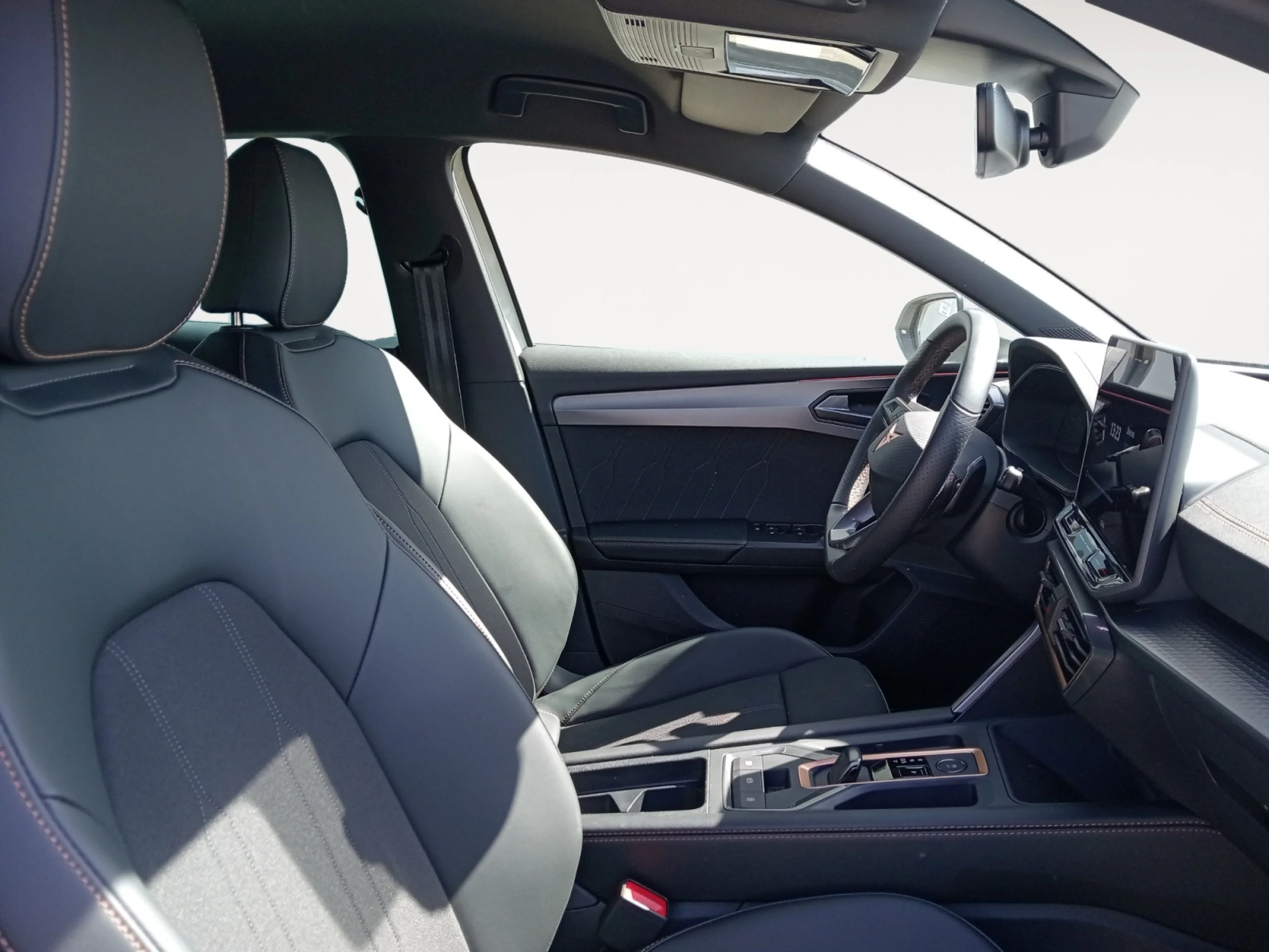 CUPRA LEON 1.5 ETSI 110KW (150CV) DSG - Foto 5