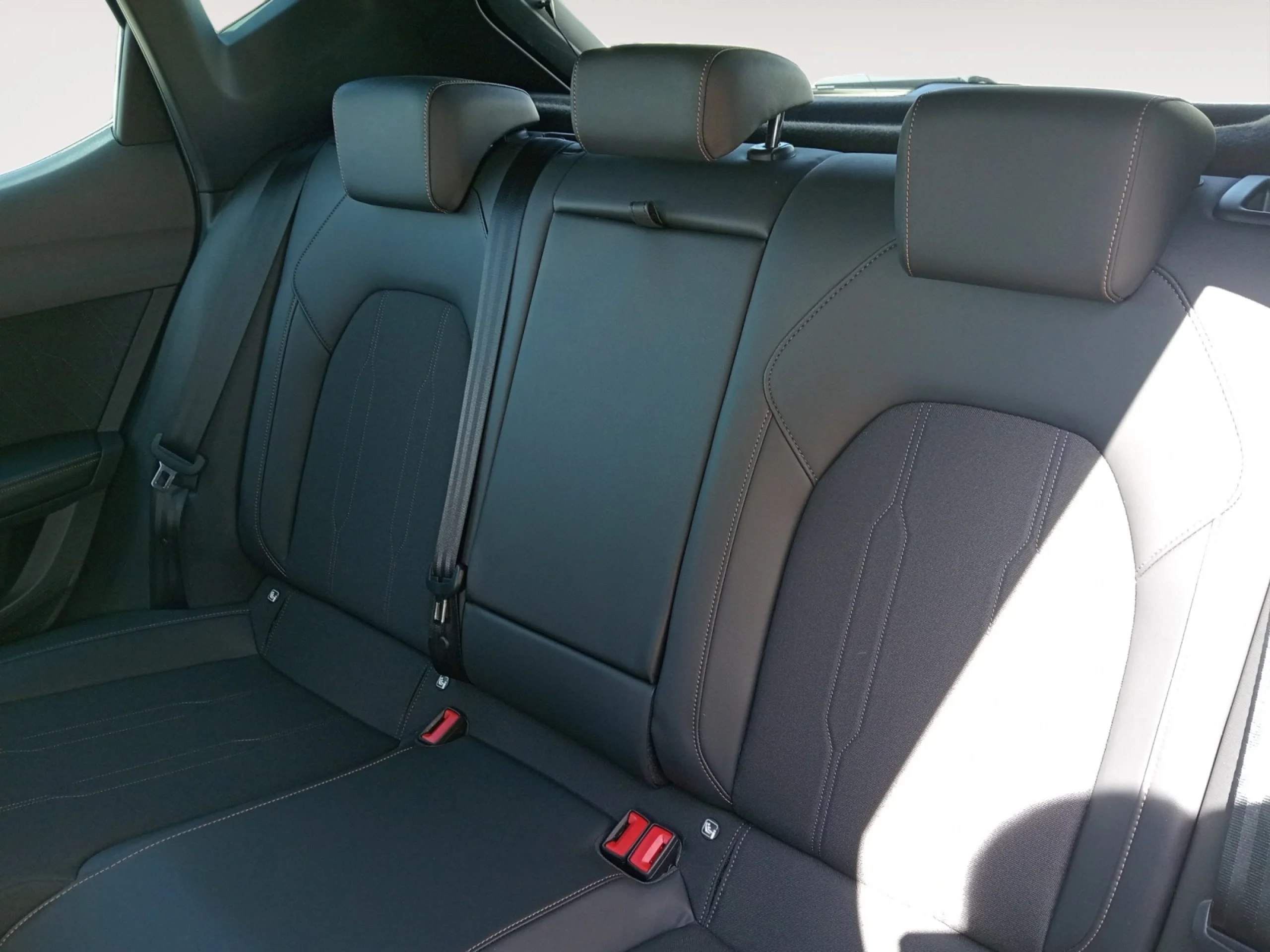 CUPRA LEON 1.5 ETSI 110KW (150CV) DSG - Foto 6