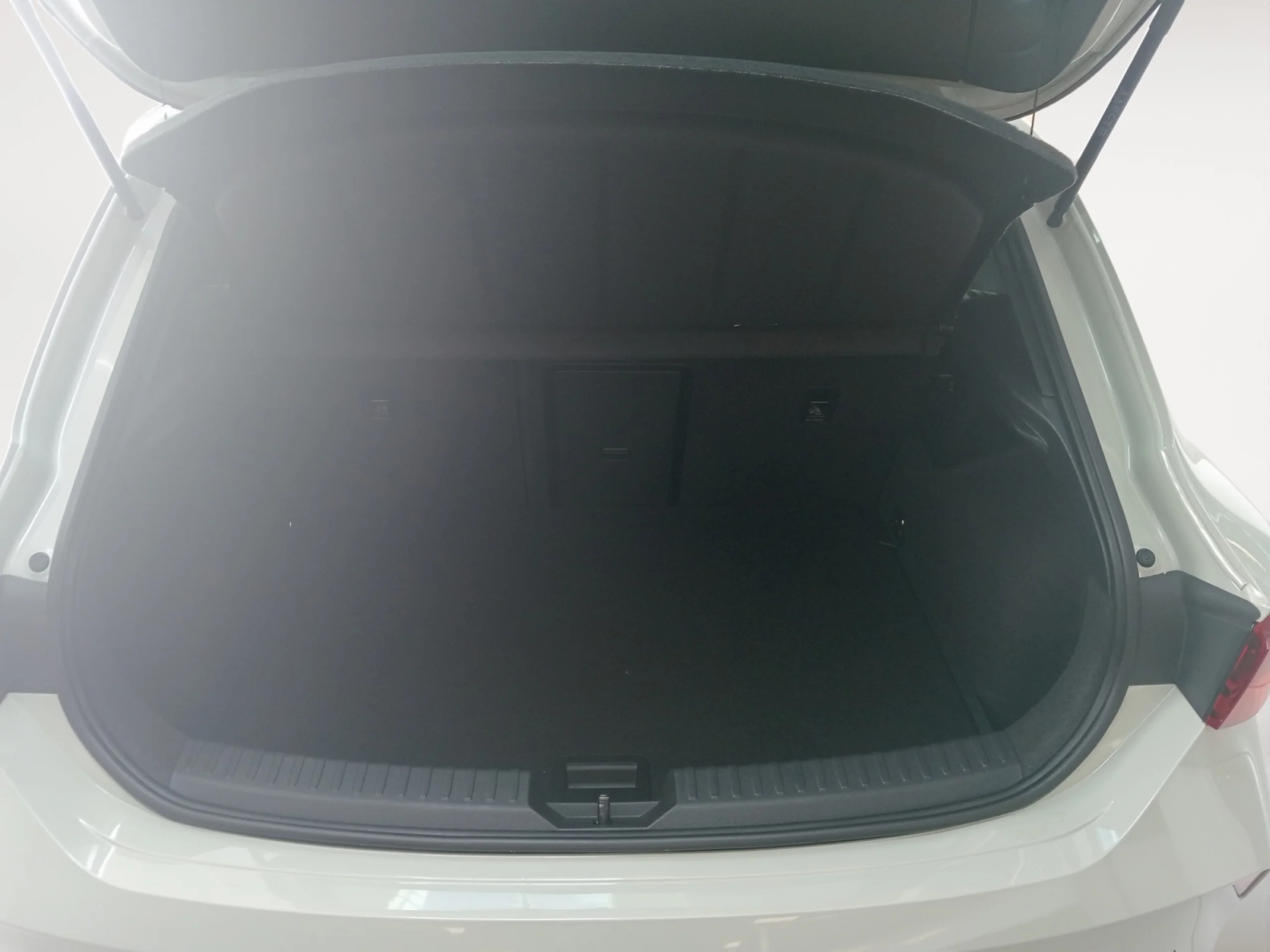 CUPRA LEON 1.5 ETSI 110KW (150CV) DSG - Foto 7