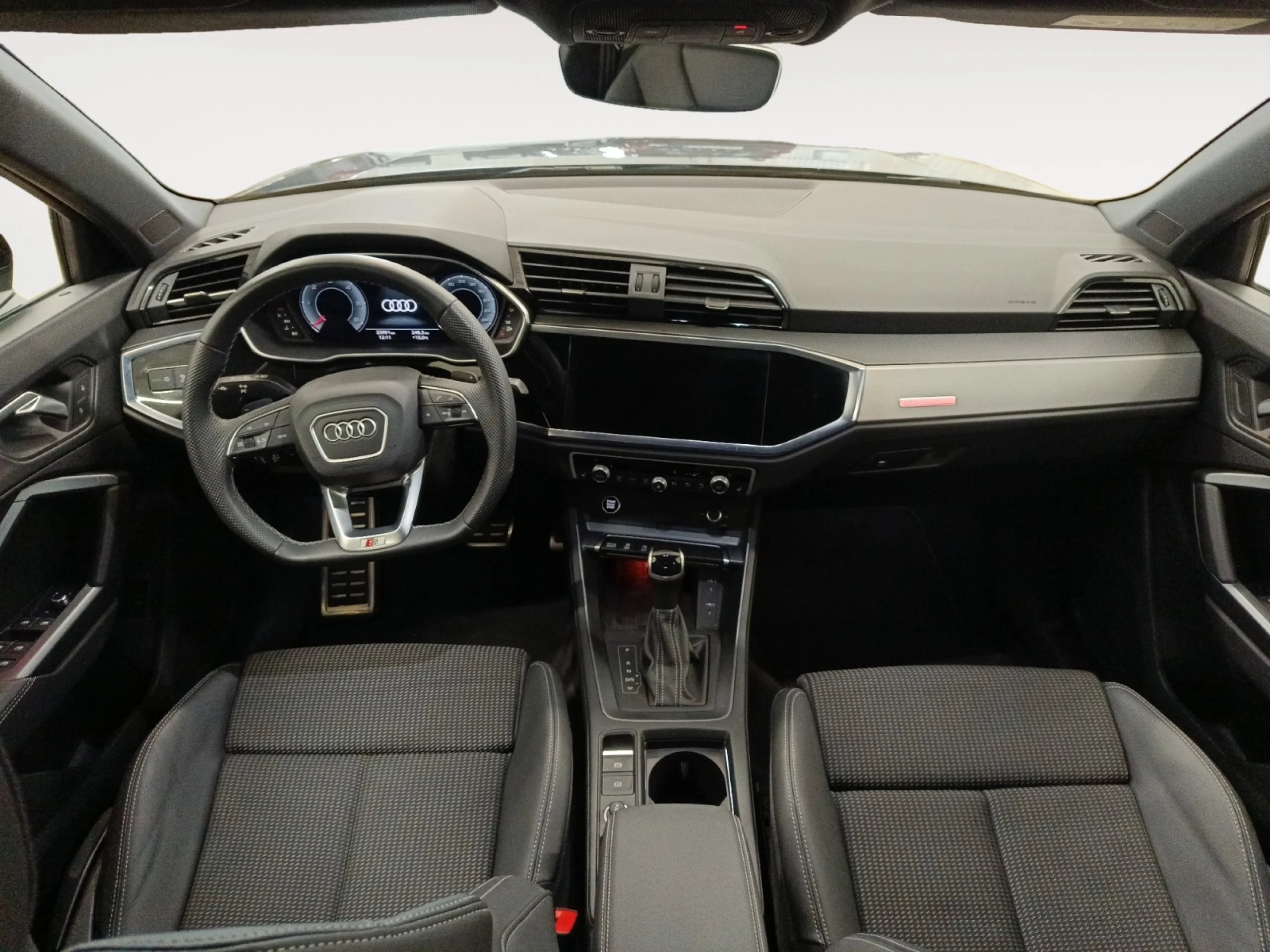 AUDI Q3 BLACK LINE 35 TDI 110KW (150CV) S TRONIC - Foto 4