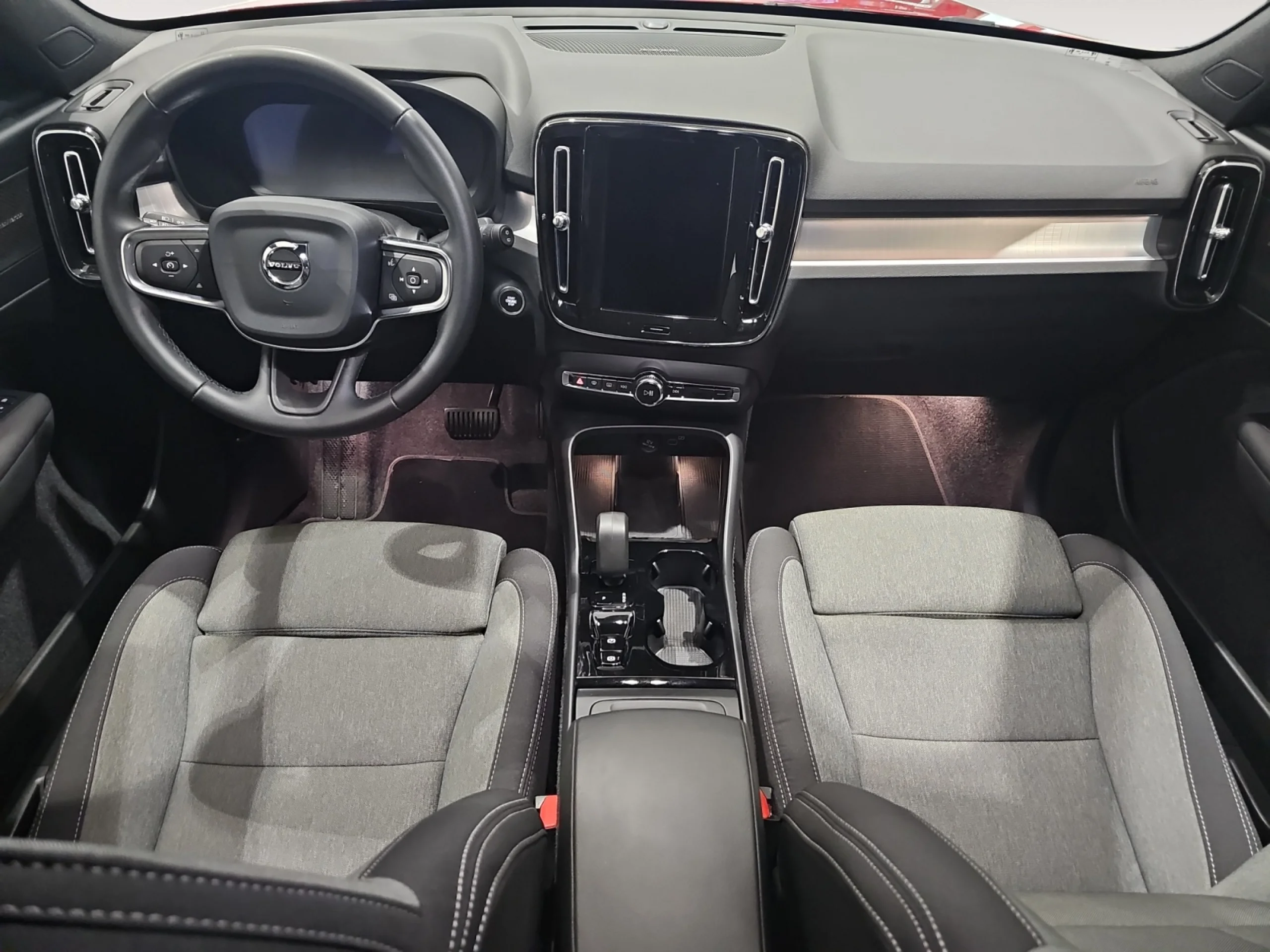 VOLVO XC40 2.0 B3 G PLUS DARK AUTO - Foto 4