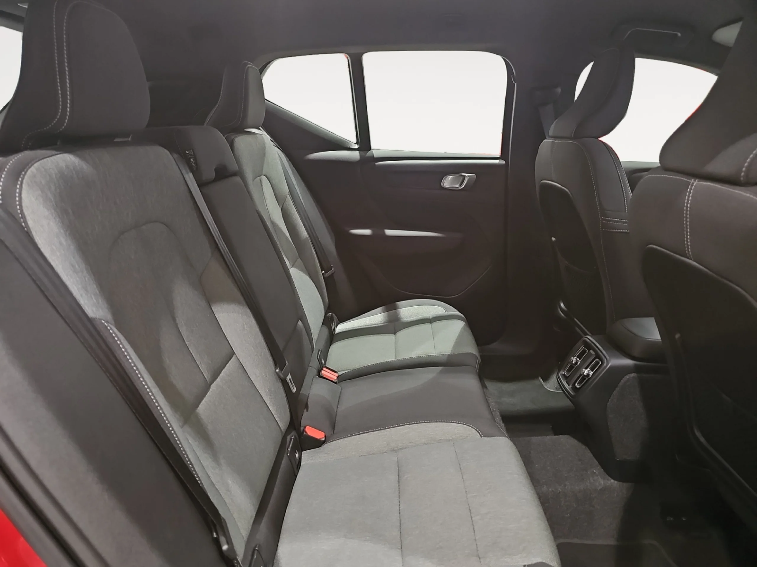 VOLVO XC40 2.0 B3 G PLUS DARK AUTO - Foto 6