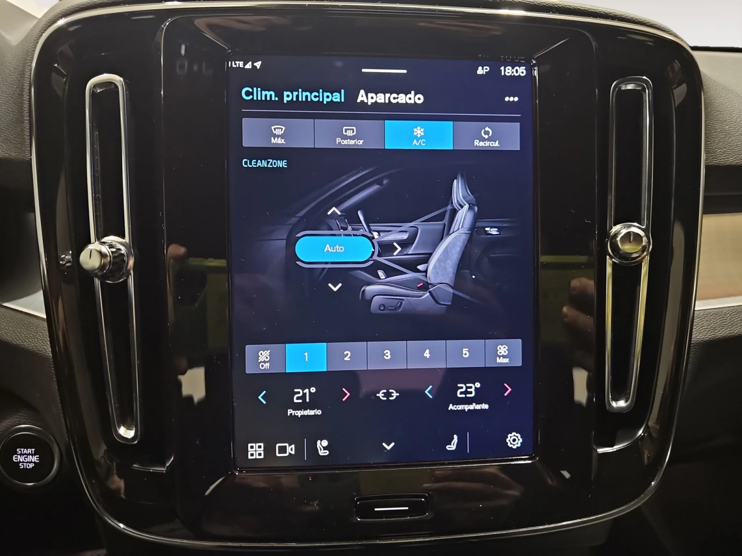 VOLVO XC40 2.0 B3 G PLUS DARK AUTO - Foto 14