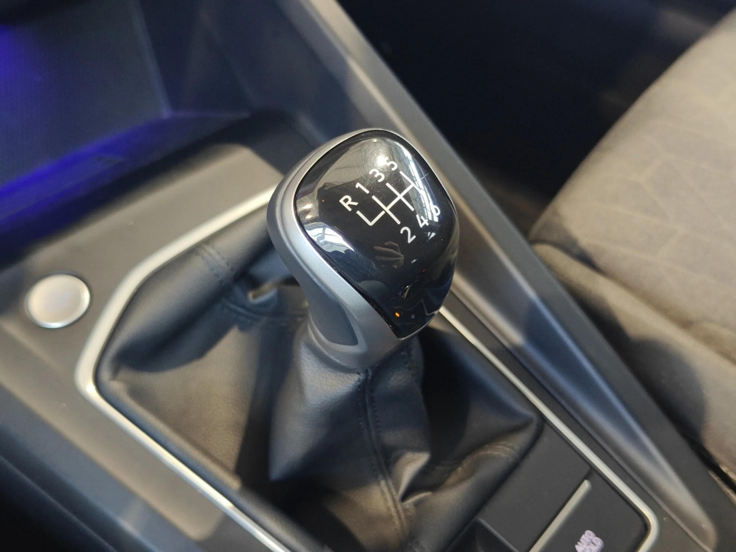 VOLKSWAGEN GOLF ··MÁS·· 1.5 TSI 85KW (115CV) - Foto 17