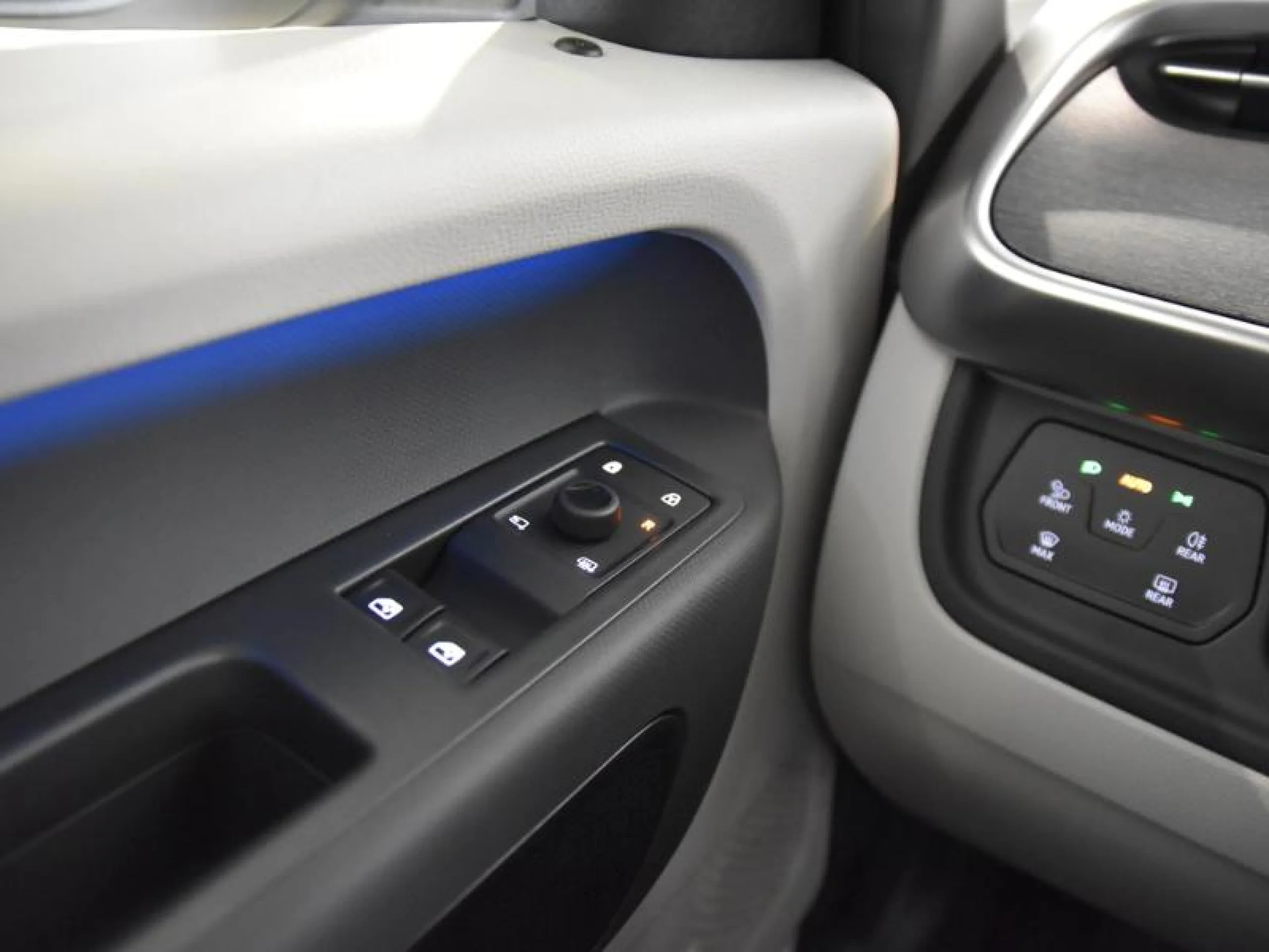 VW COMERCIALES ID. BUZZ ID. BUZZ  PRO 7 ASIENTOS  BATALLA LARGA  210 KW (286 CV) 86 KWH AUT 1 VEL. - Foto 19