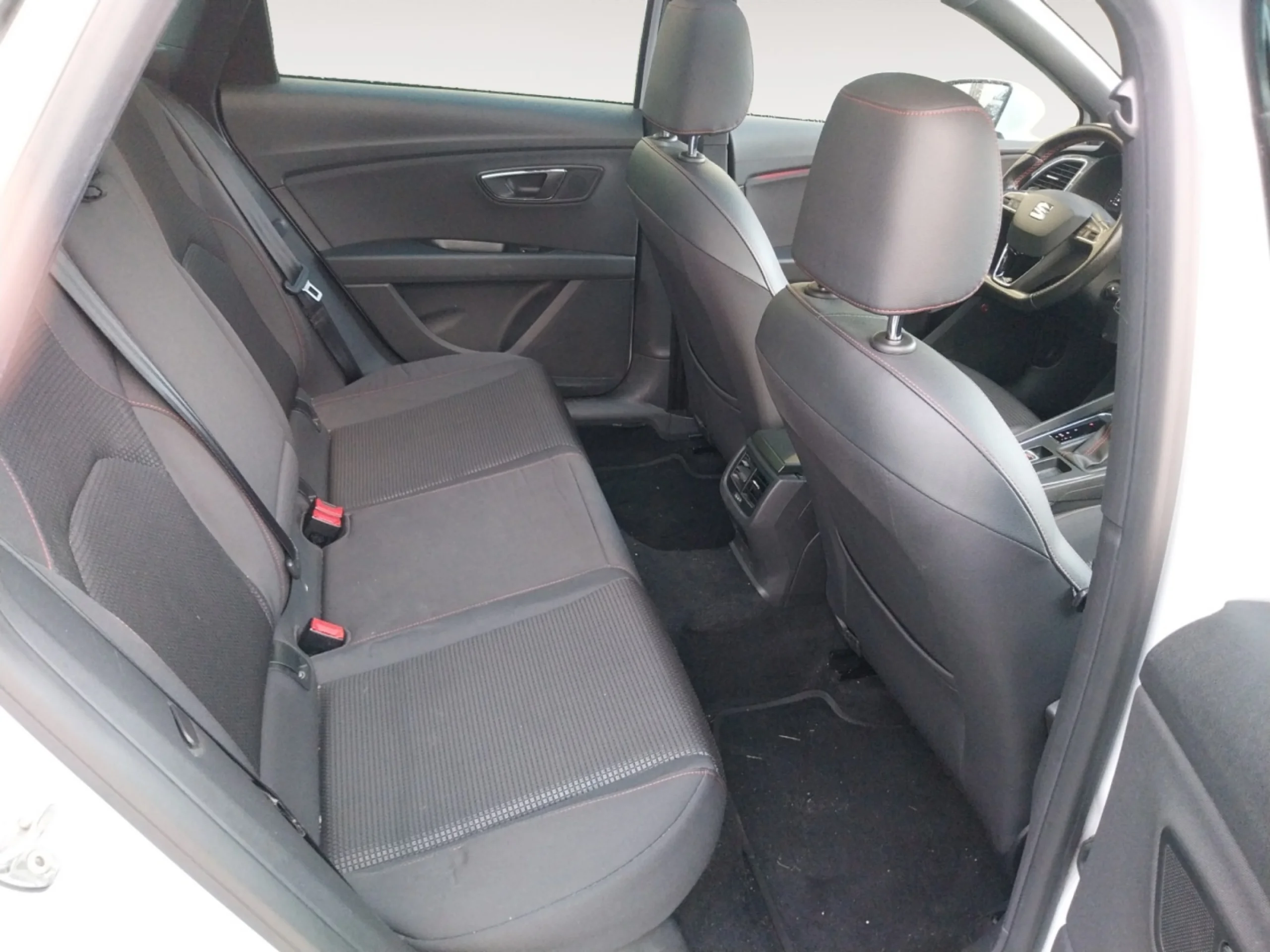 SEAT LEON ST 2.0 TDI 110KW (150CV) DSG 6 ST&SP FR - Foto 6