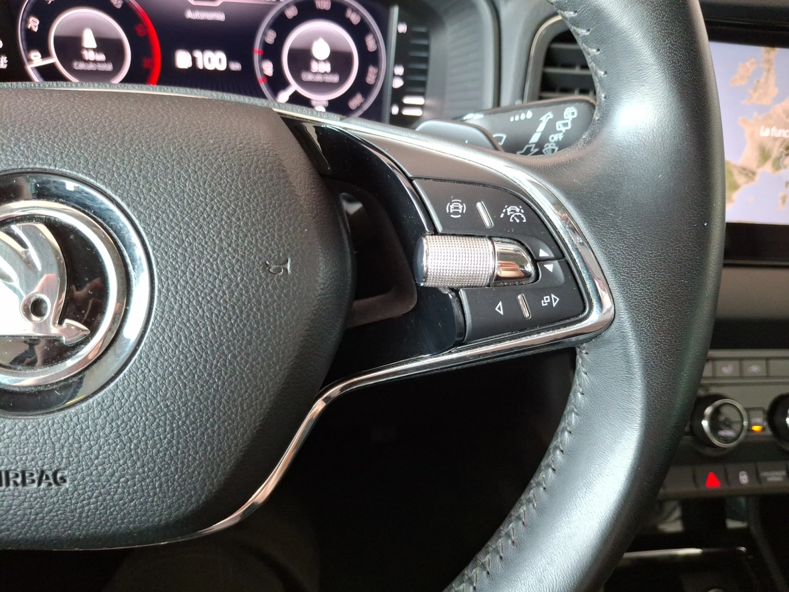 SKODA KAROQ 2.0 TDI 85KW (115CV) DSG AMBITION - Foto 10