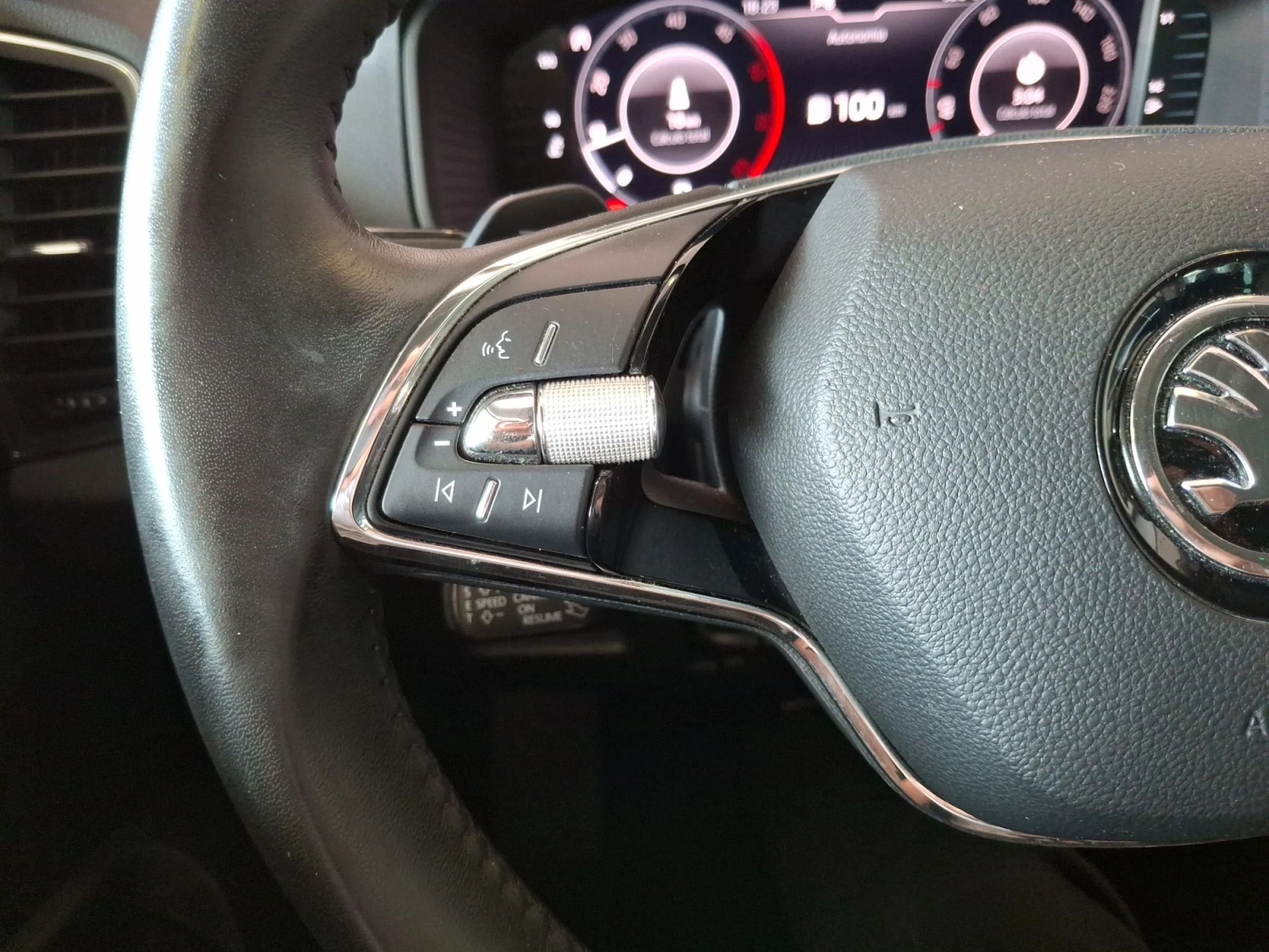 SKODA KAROQ 2.0 TDI 85KW (115CV) DSG AMBITION - Foto 11