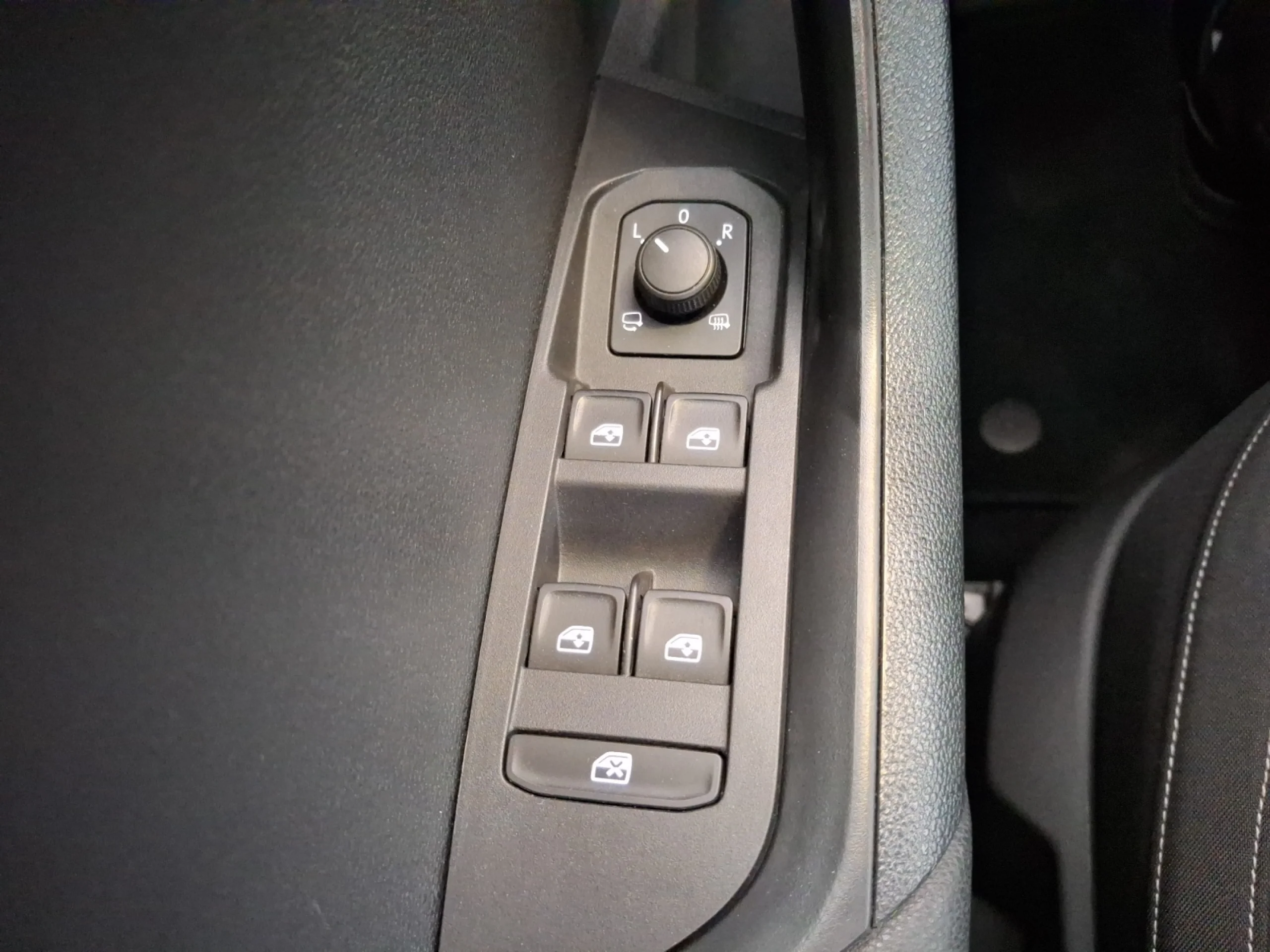 SKODA KAROQ 2.0 TDI 85KW (115CV) DSG AMBITION - Foto 13