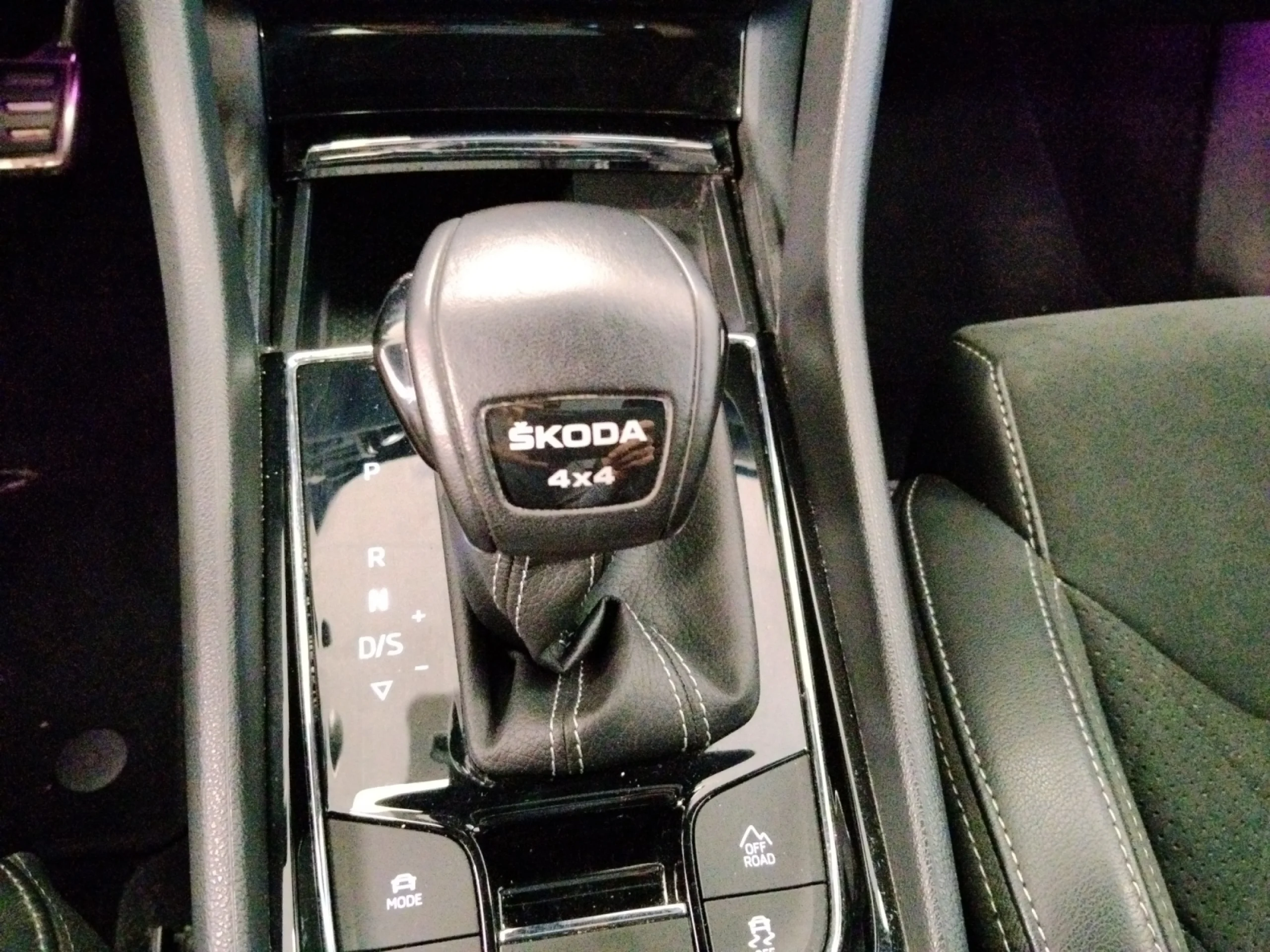 SKODA KODIAQ 2.0 TDI 110KW (150CV) DSG 4X4 SPORTLINE - Foto 17