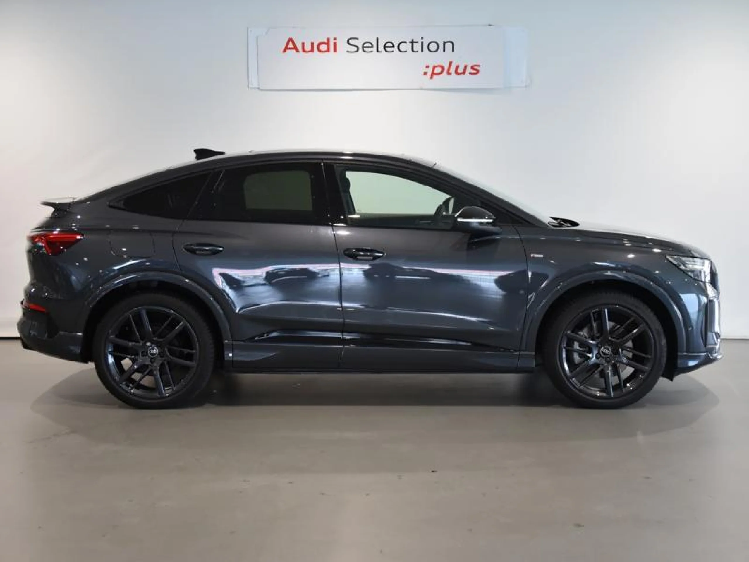 AUDI Q4 Q4 SPORTBACK LAUNCH EDITION E TRON PERFORMANCE  210,00 KW 77,0 KWH - Foto 3