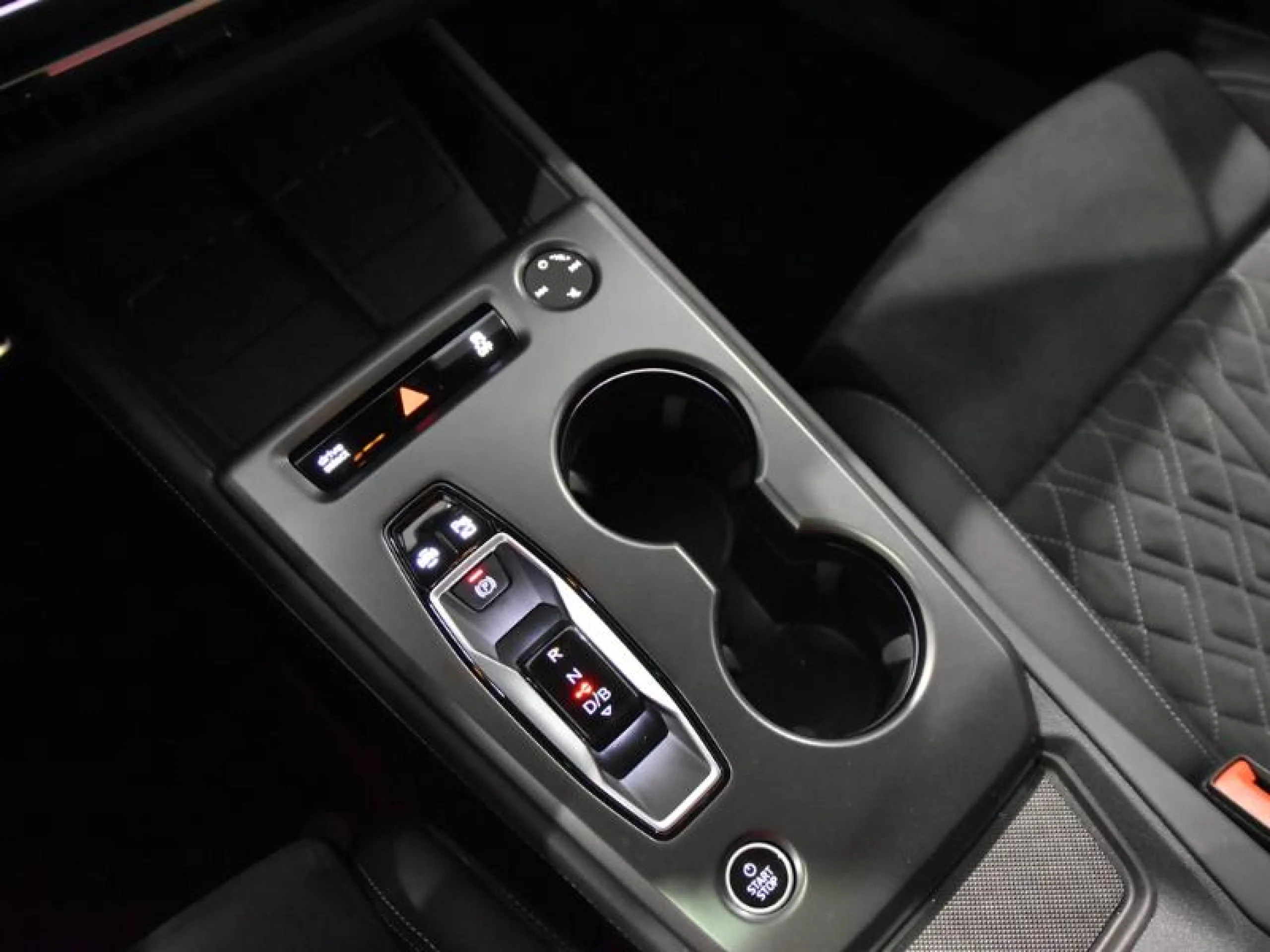 AUDI Q4 Q4 SPORTBACK LAUNCH EDITION E TRON PERFORMANCE  210,00 KW 77,0 KWH - Foto 13