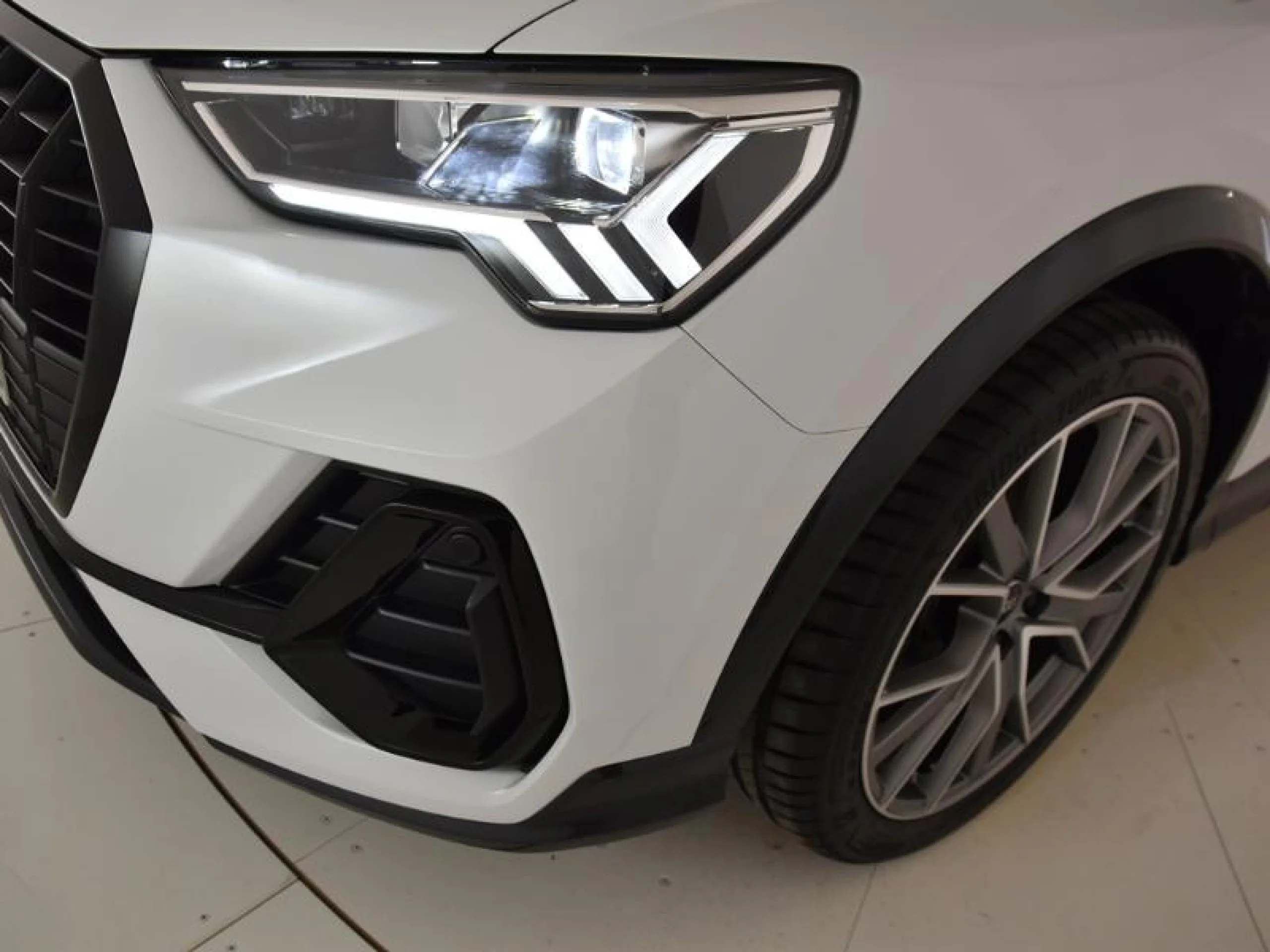 AUDI Q3 BLACK LINE 35 TDI 110KW (150CV) S TRONIC - Foto 23