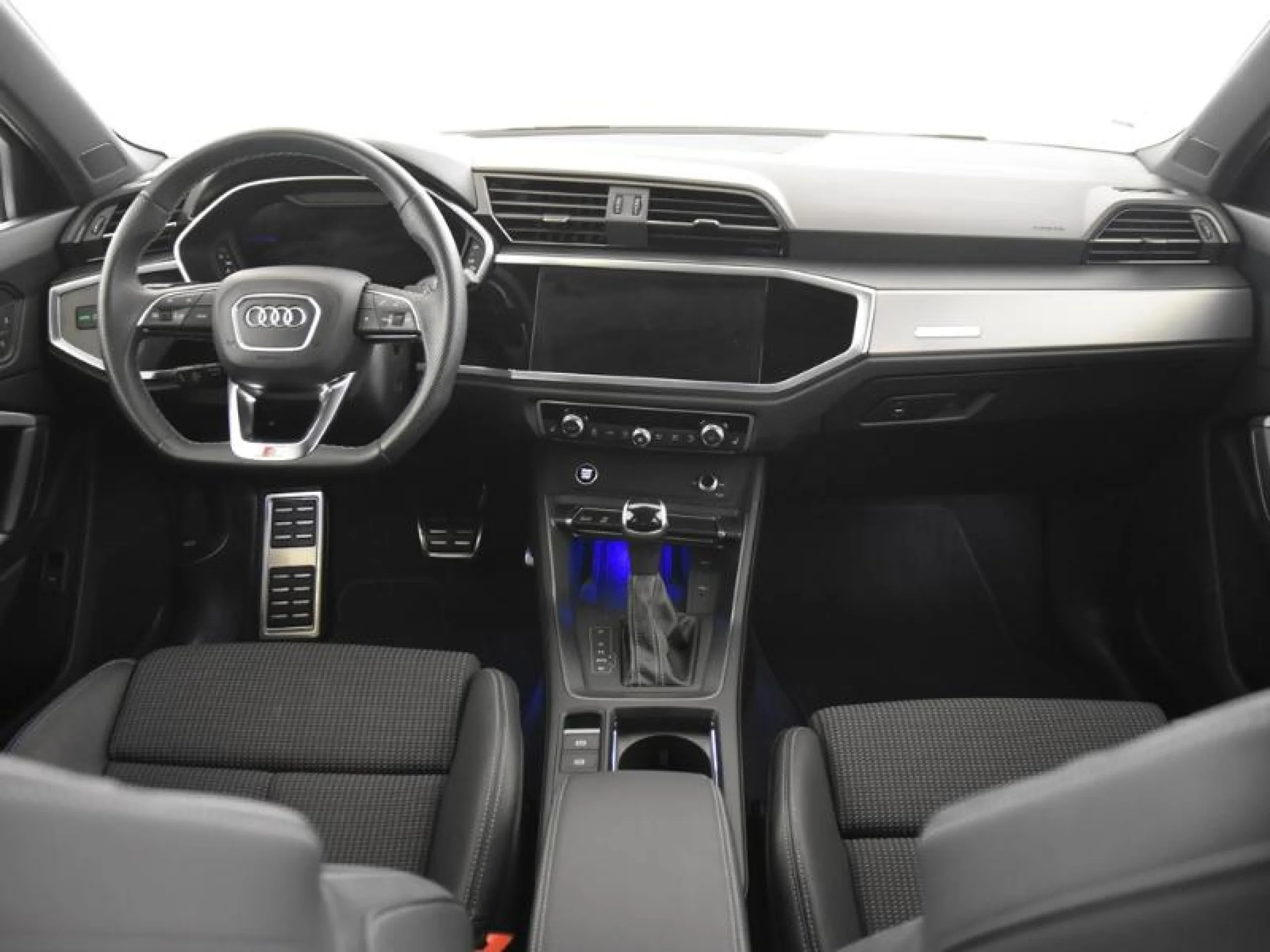 AUDI Q3 BLACK LINE 35 TDI 110KW (150CV) S TRONIC - Foto 4