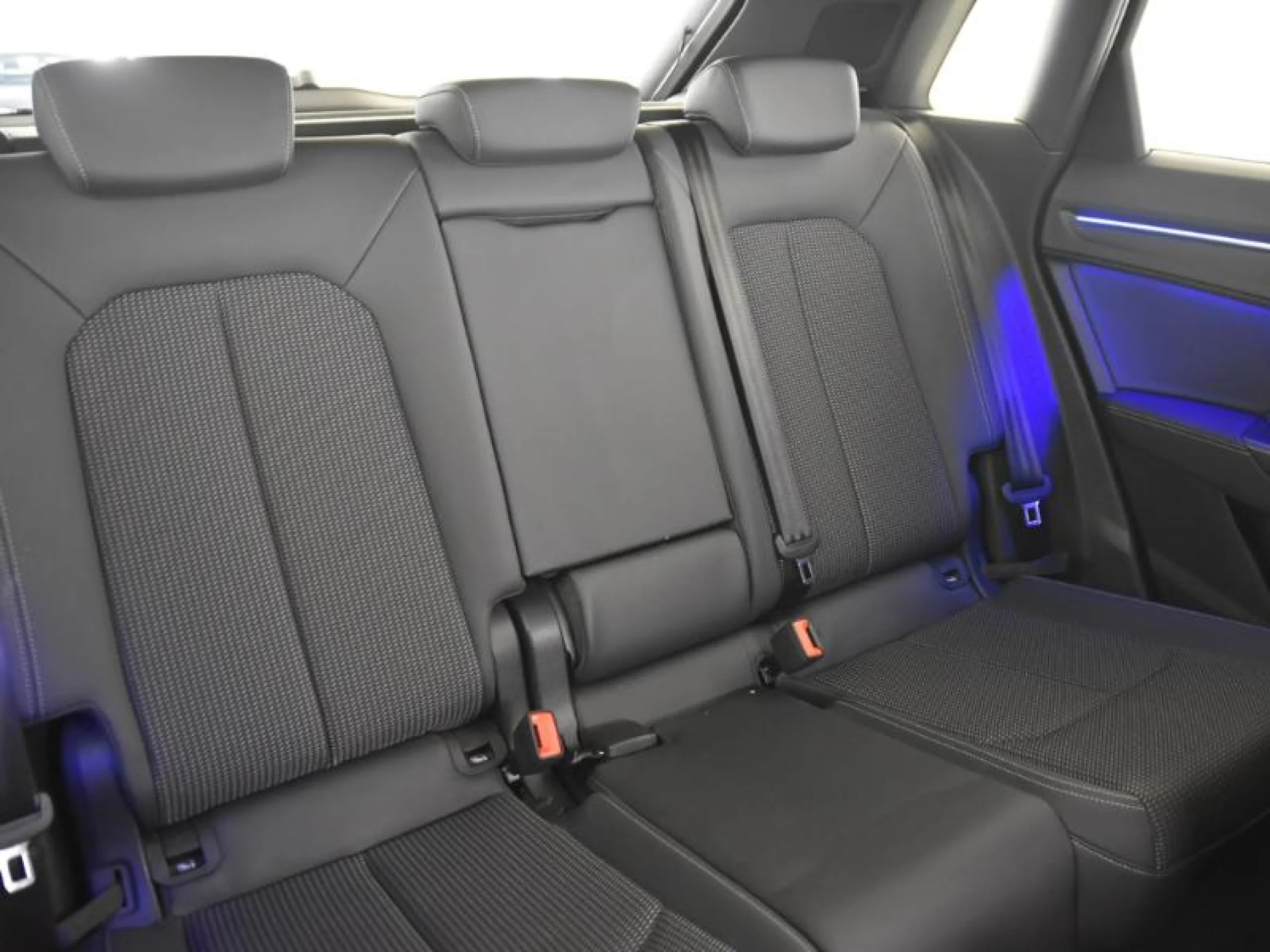 AUDI Q3 BLACK LINE 35 TDI 110KW (150CV) S TRONIC - Foto 6