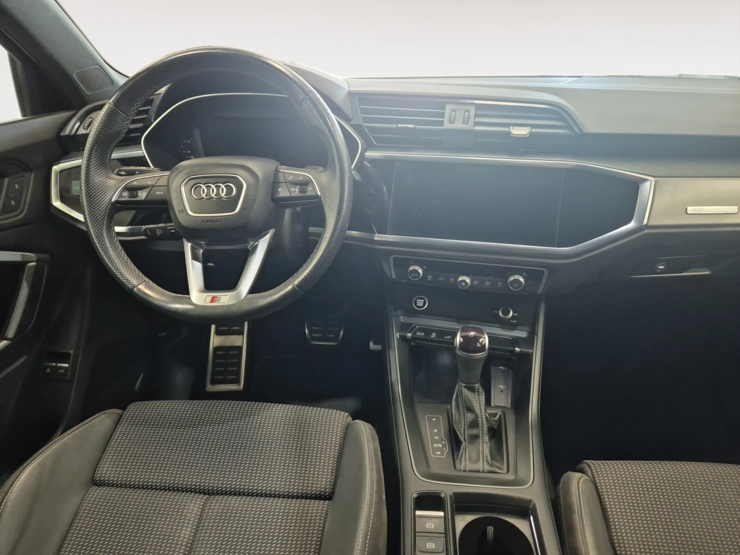 AUDI Q3 45 TFSI E 180KW S TRONIC BLACK LINE - Foto 4