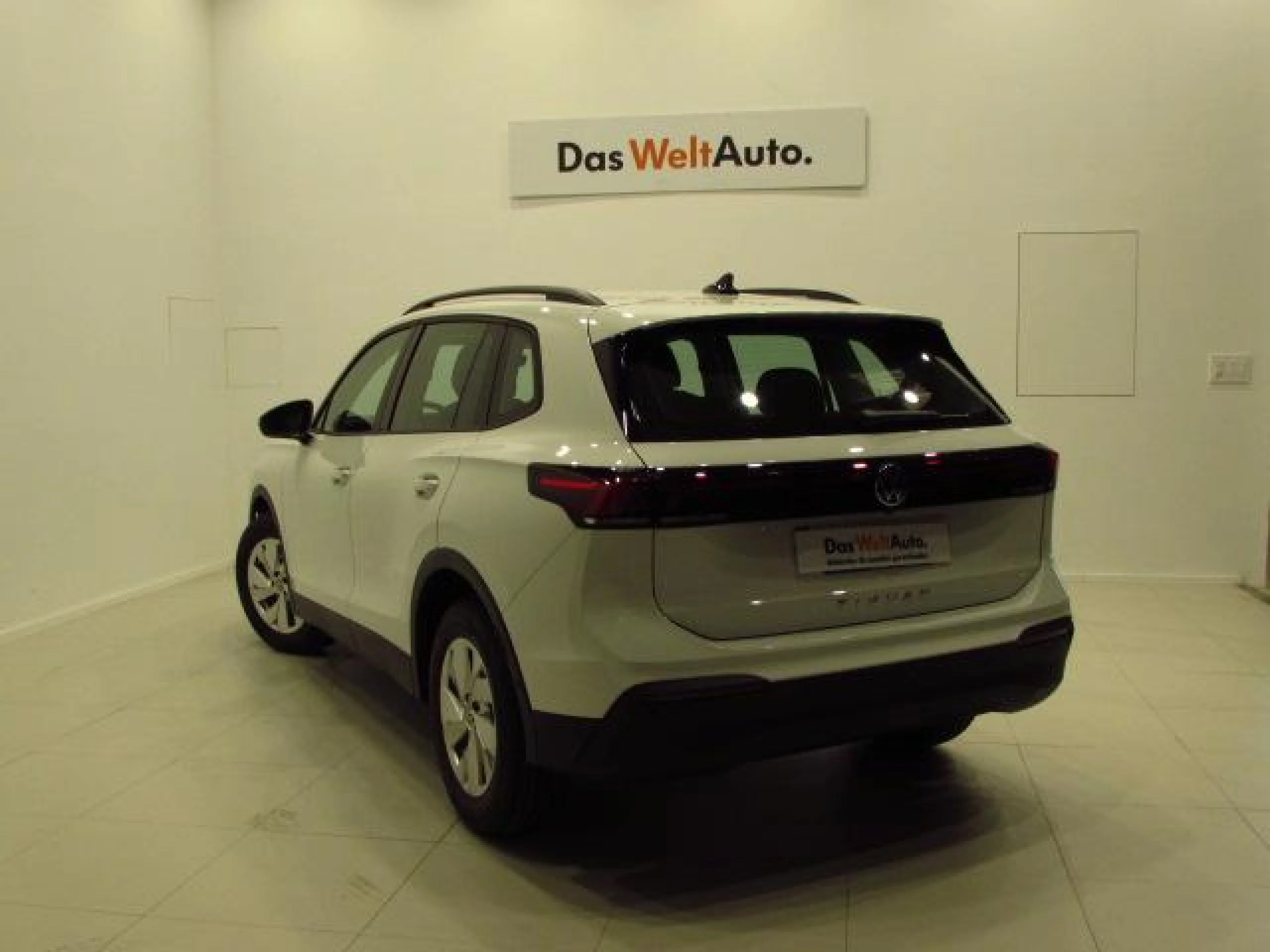 VOLKSWAGEN TIGUAN TIGUAN 1.5 ETSI 96 KW (130 CV)  AUTOM TICO DSG 7 VEL. - Foto 2