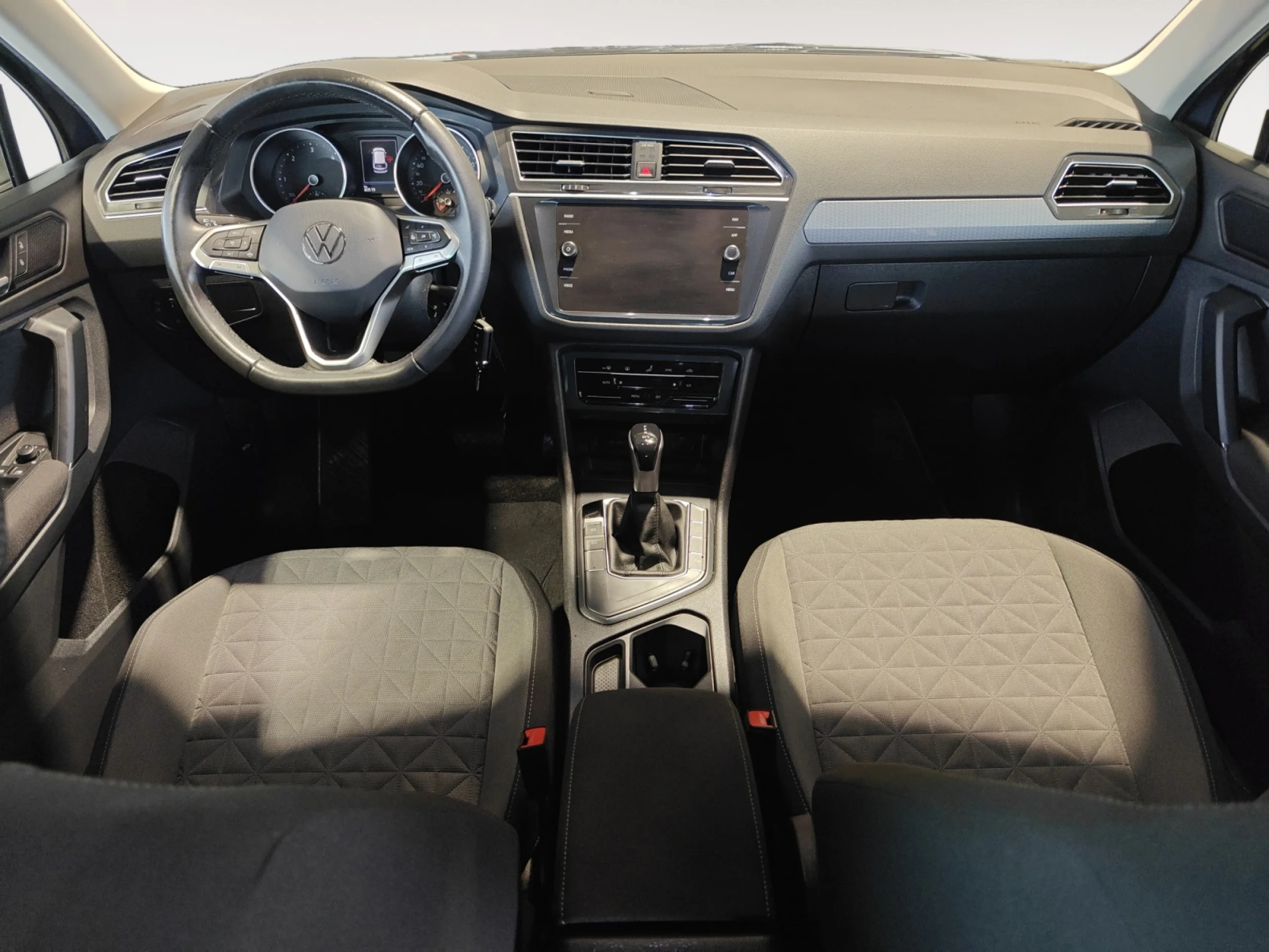 VOLKSWAGEN TIGUAN LIFE 2.0 TDI 110KW (150CV) DSG - Foto 4