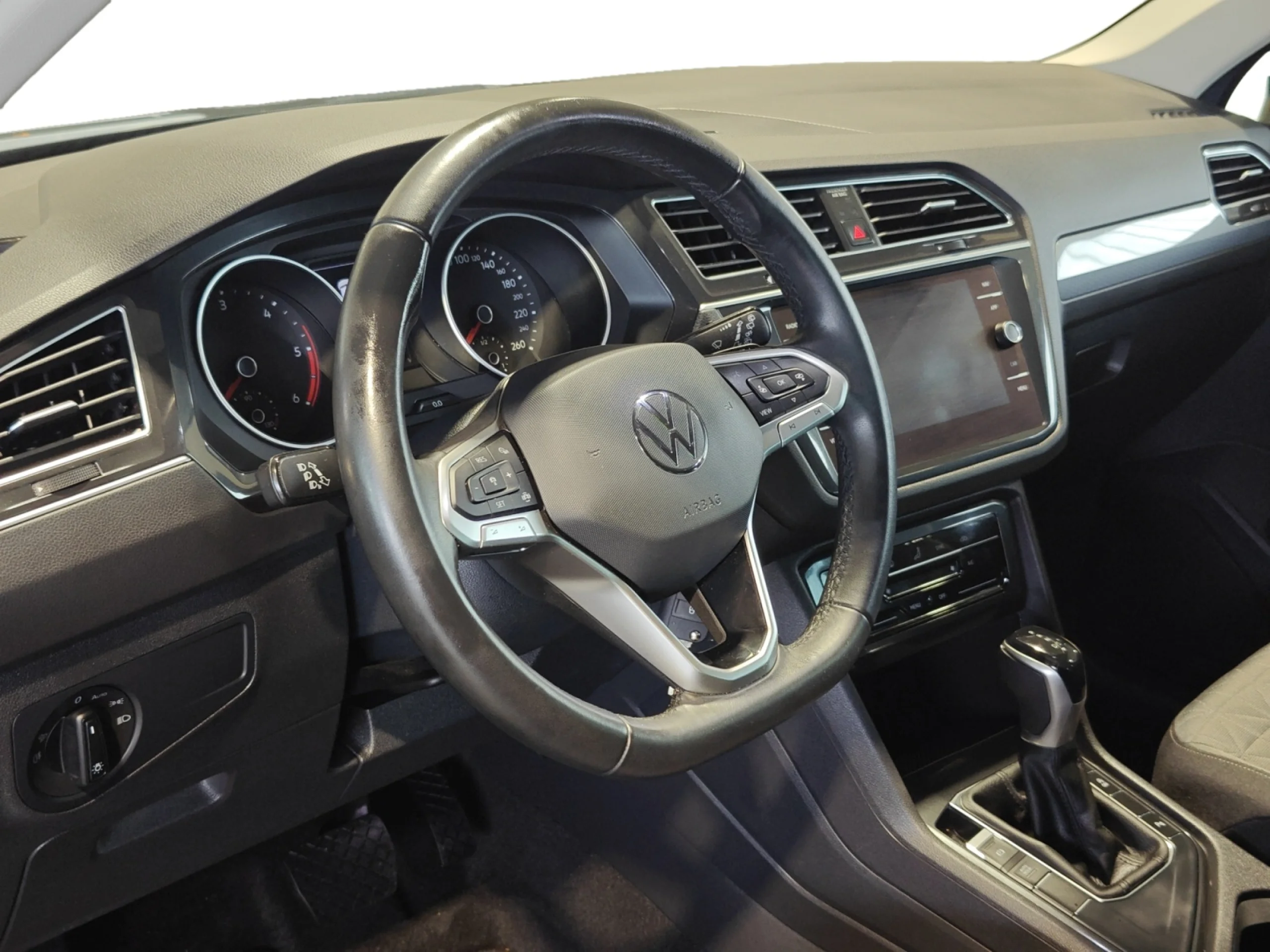 VOLKSWAGEN TIGUAN LIFE 2.0 TDI 110KW (150CV) DSG - Foto 9