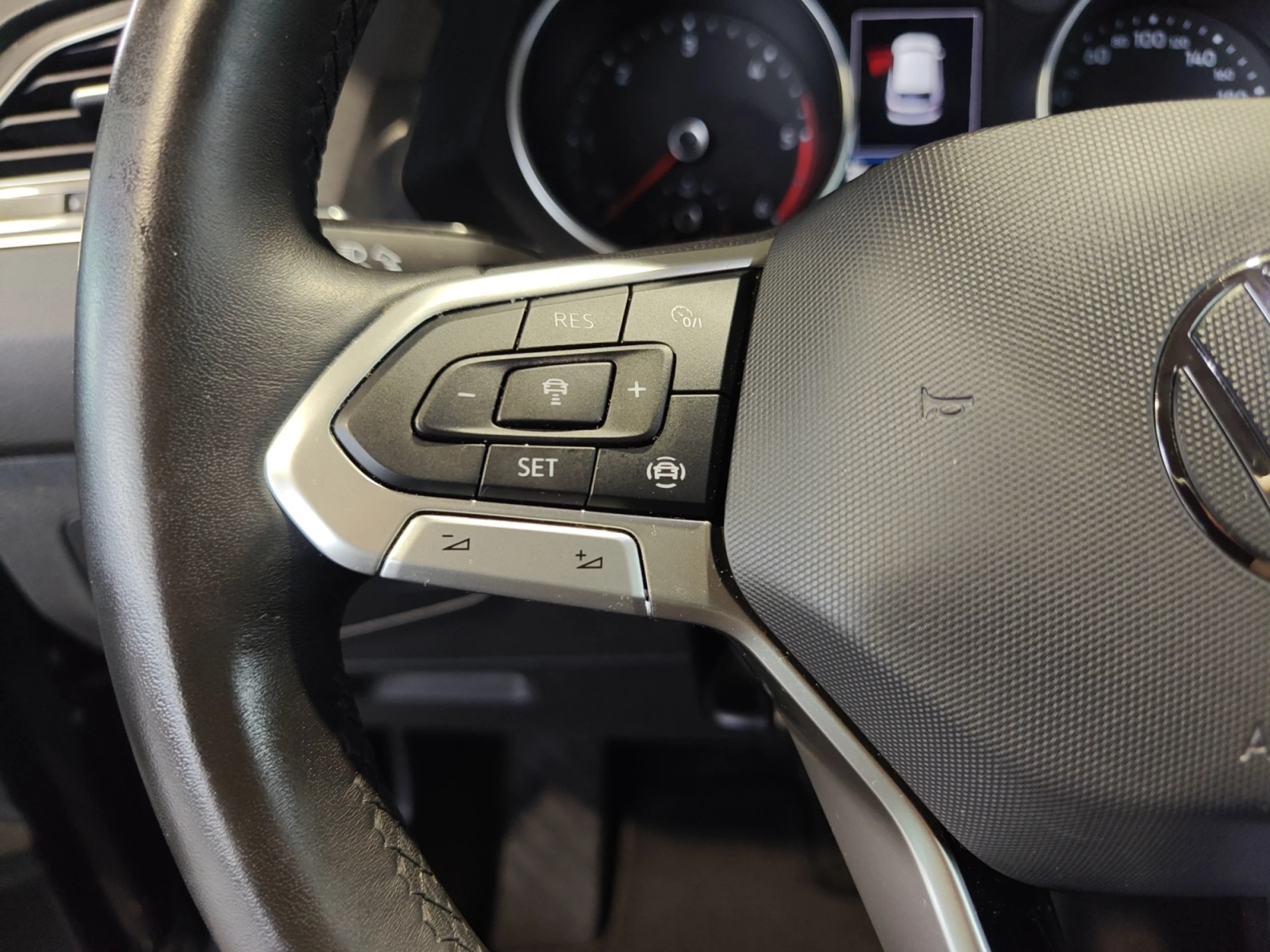 VOLKSWAGEN TIGUAN LIFE 2.0 TDI 110KW (150CV) DSG - Foto 11