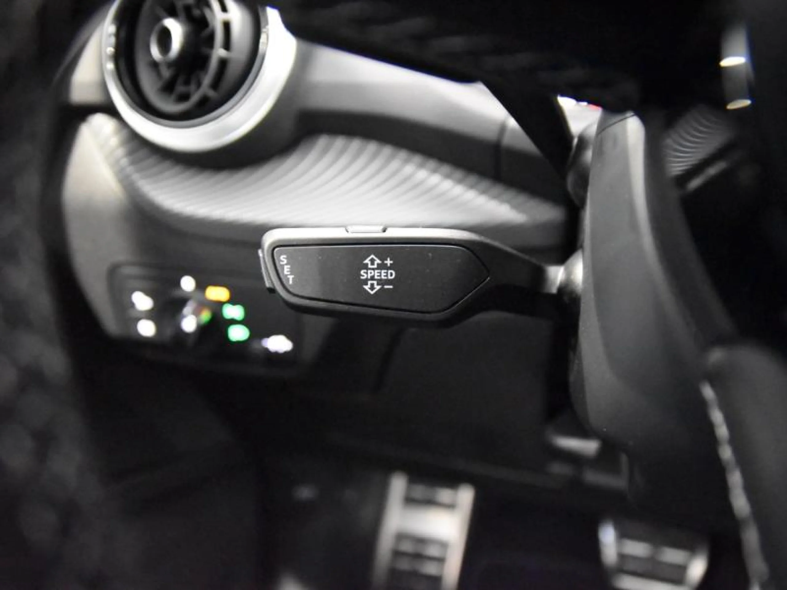 AUDI Q2 ADRENALIN BLACK ED 35 TFSI 110KW (150CV) - Foto 17