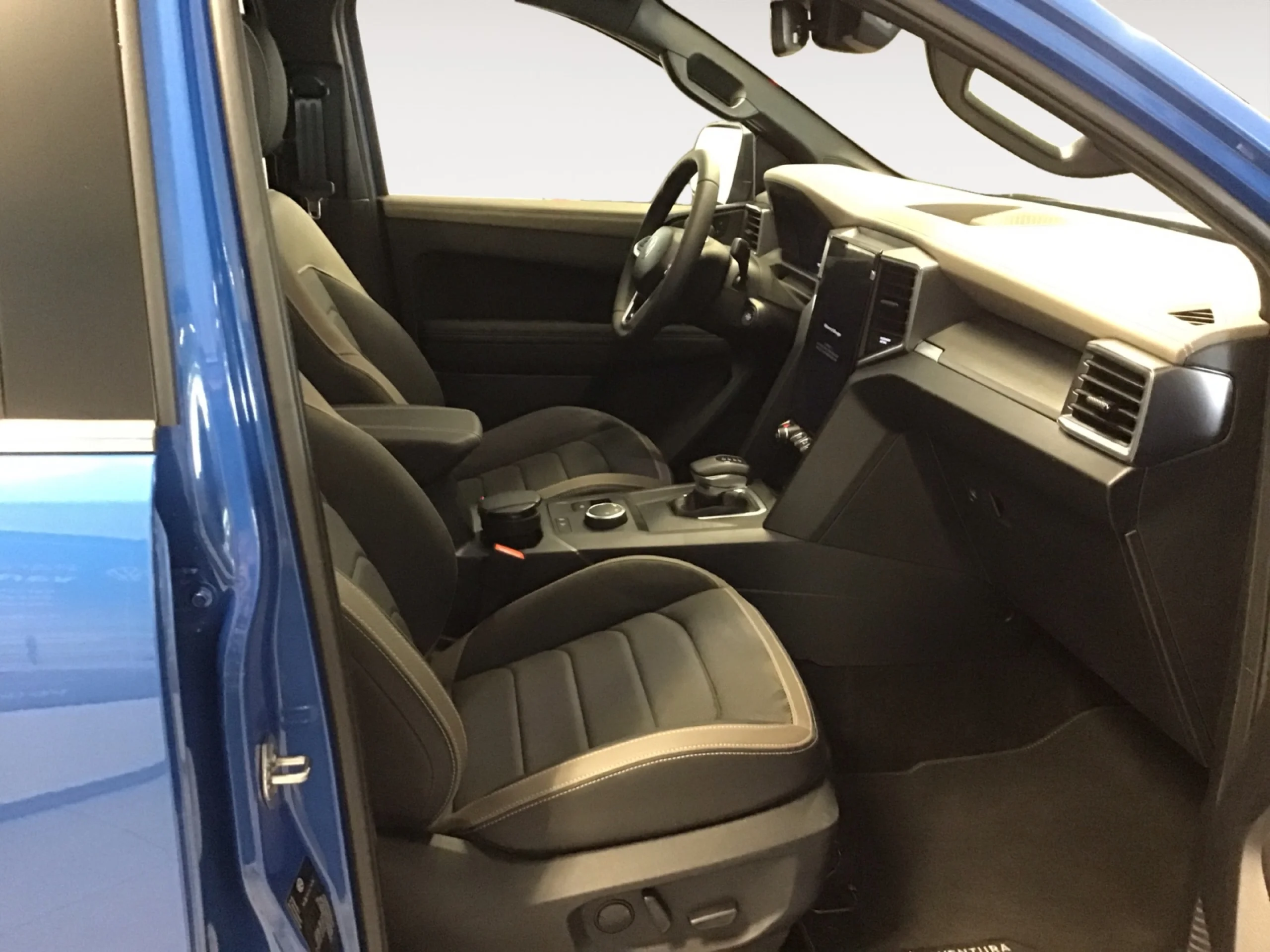 VW COMERCIALES Amarok AMAROK  AVENTURA CABINA DOBLE  V6 3.0 TDI 177 KW (241 CV) AUT 10 VEL. - Foto 5