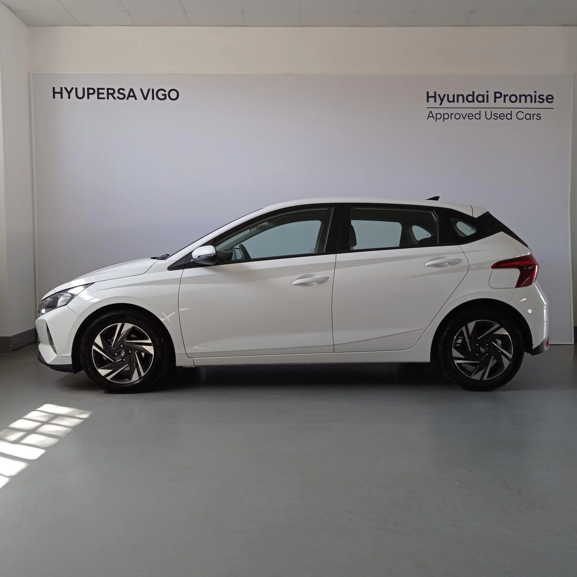 HYUNDAI I20 1.0 TGDI 74KW (100CV) KLASS - Foto 2