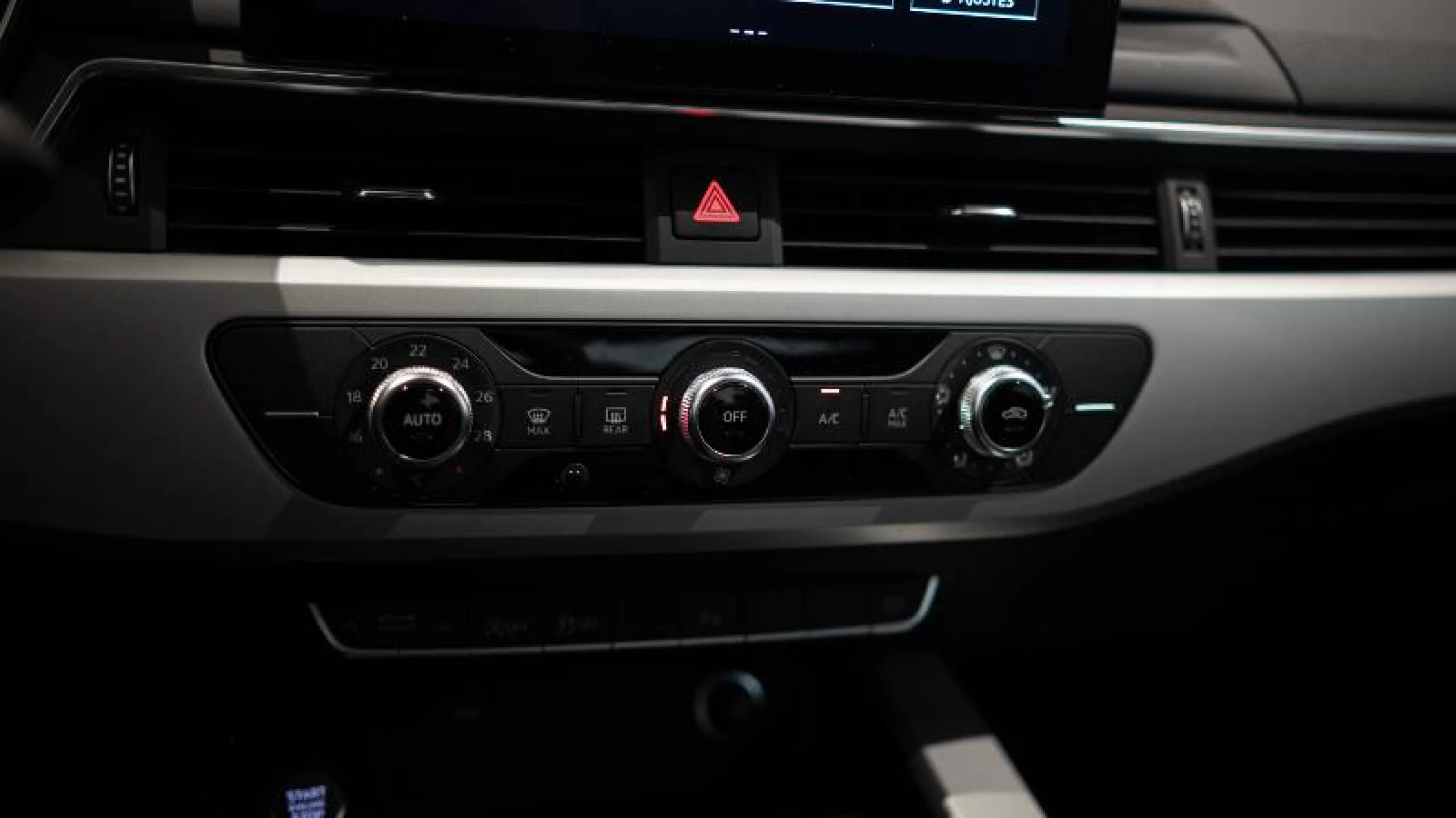 AUDI A4 ADVANCED 30 TDI 100KW (136CV) S TRONIC - Foto 16