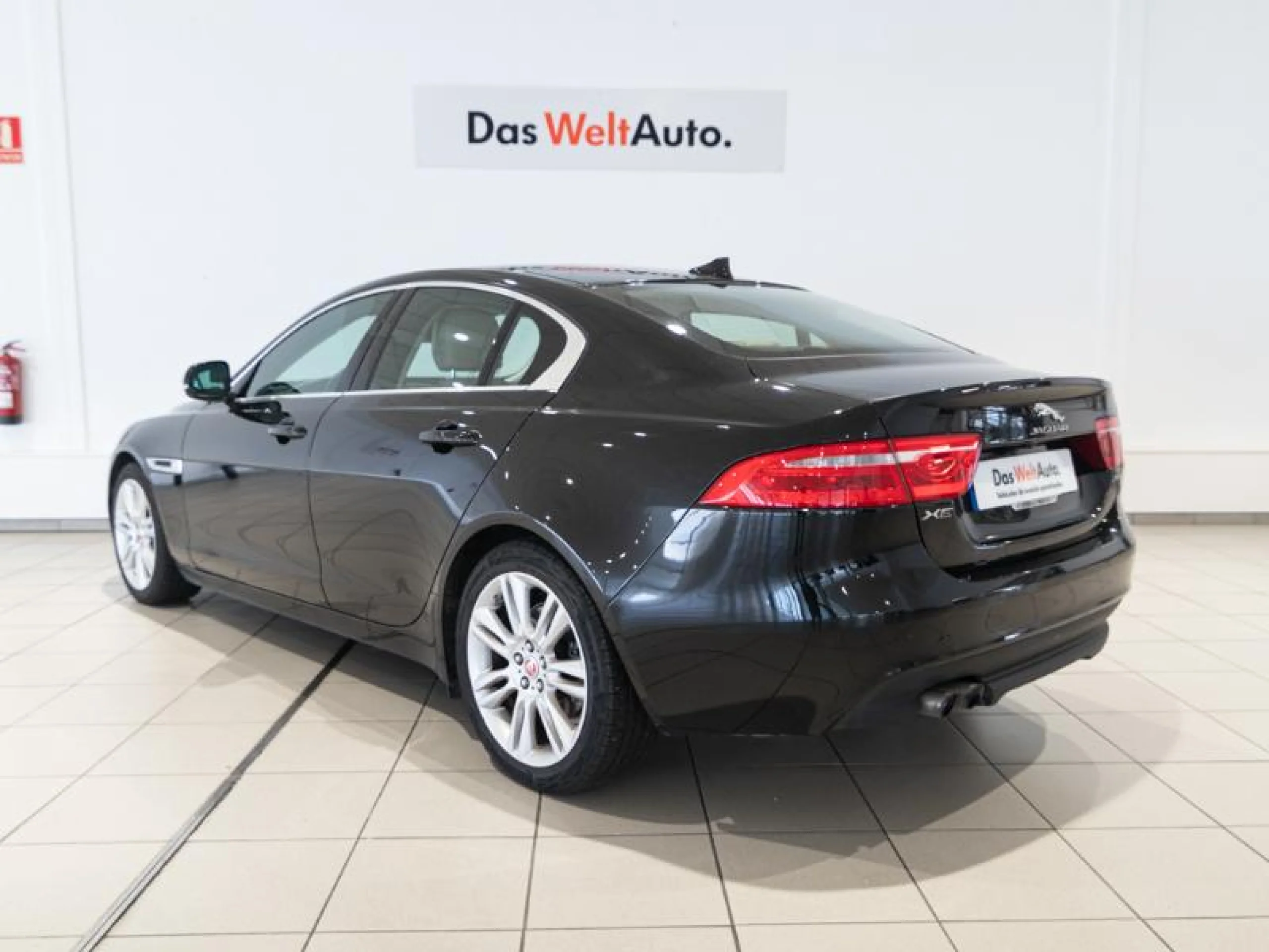 JAGUAR XE 2.0 AJ200D DIESEL AUTO RWD XE PRESTIGE - Foto 2