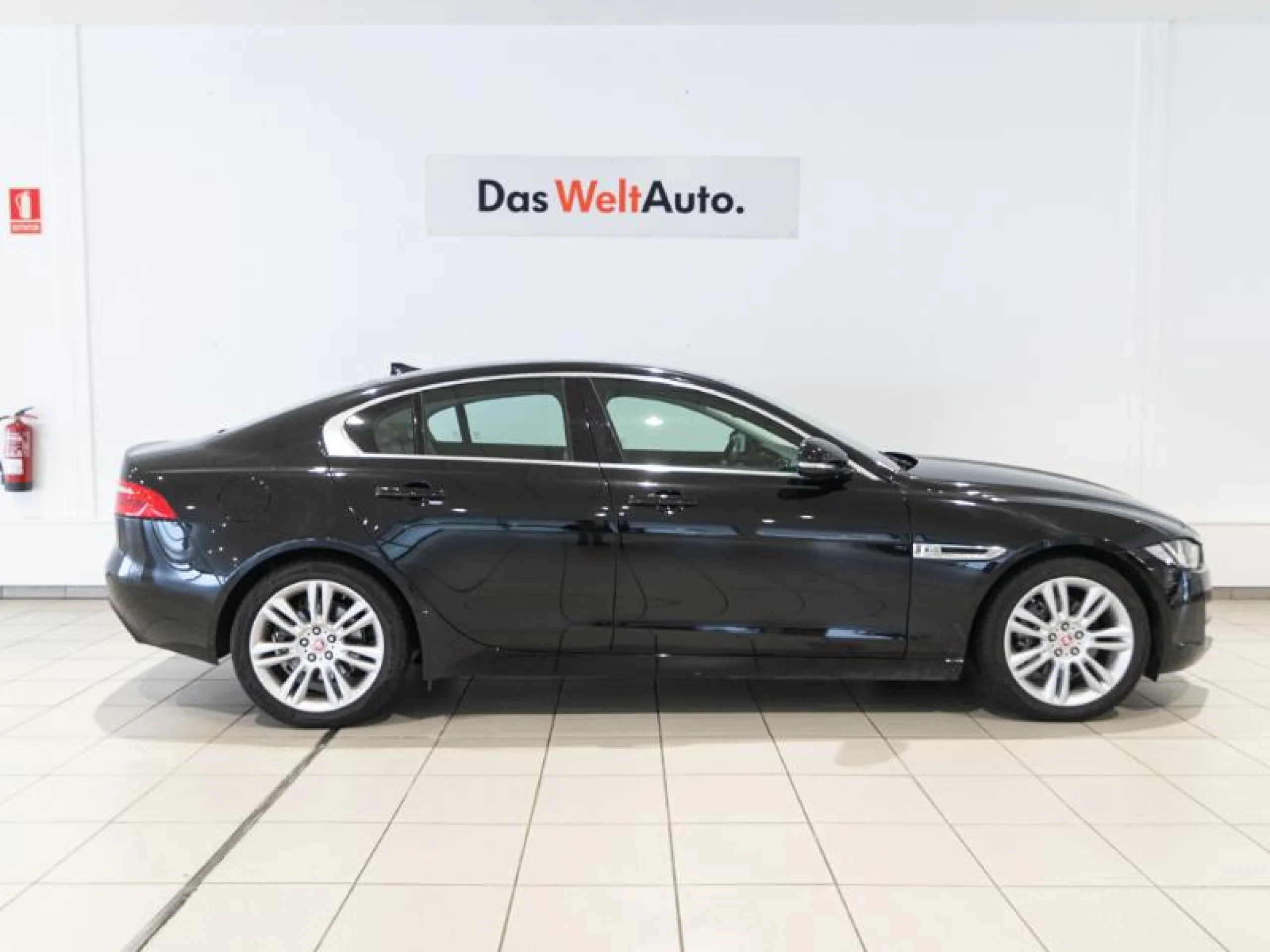 JAGUAR XE 2.0 AJ200D DIESEL AUTO RWD XE PRESTIGE - Foto 3