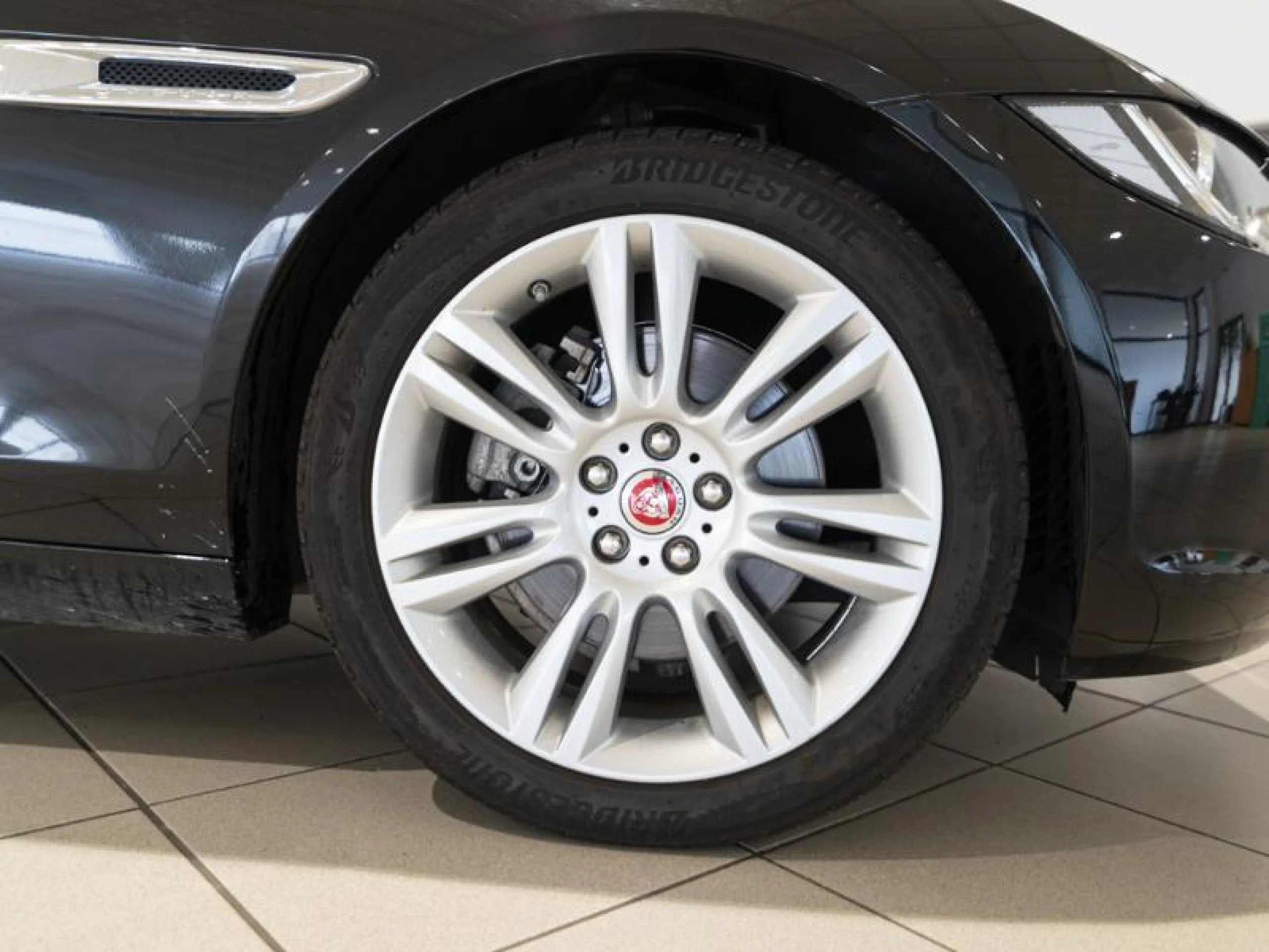 JAGUAR XE 2.0 AJ200D DIESEL AUTO RWD XE PRESTIGE - Foto 4