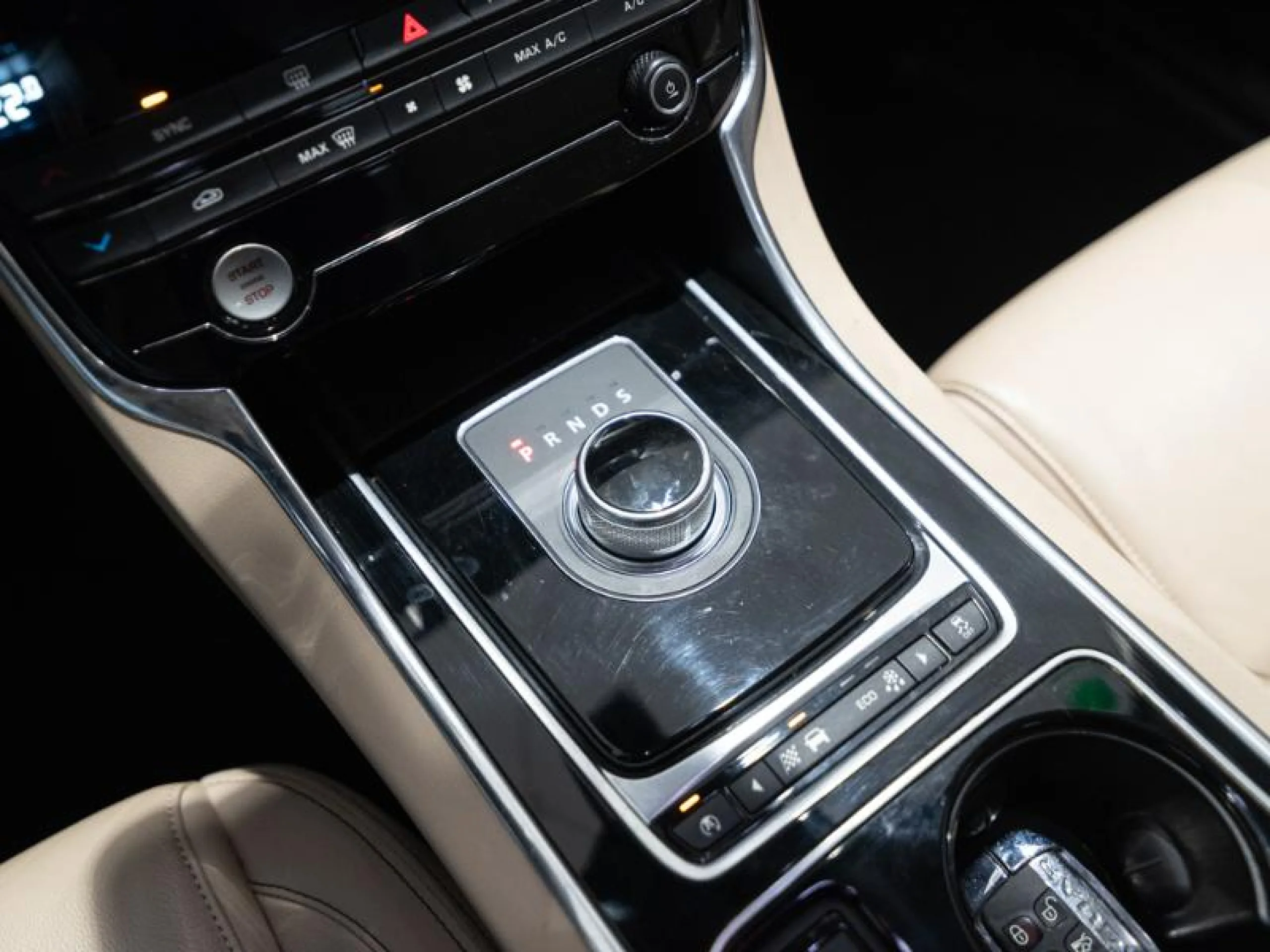 JAGUAR XE 2.0 AJ200D DIESEL AUTO RWD XE PRESTIGE - Foto 9