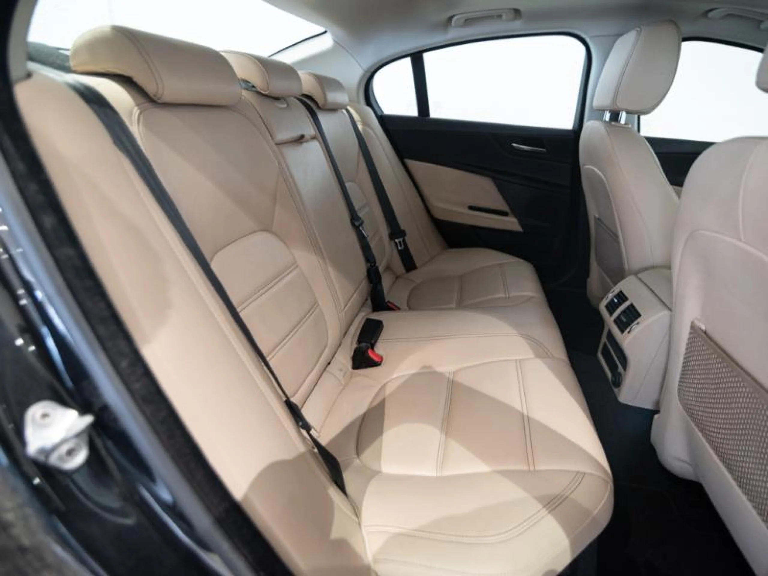 JAGUAR XE 2.0 AJ200D DIESEL AUTO RWD XE PRESTIGE - Foto 11