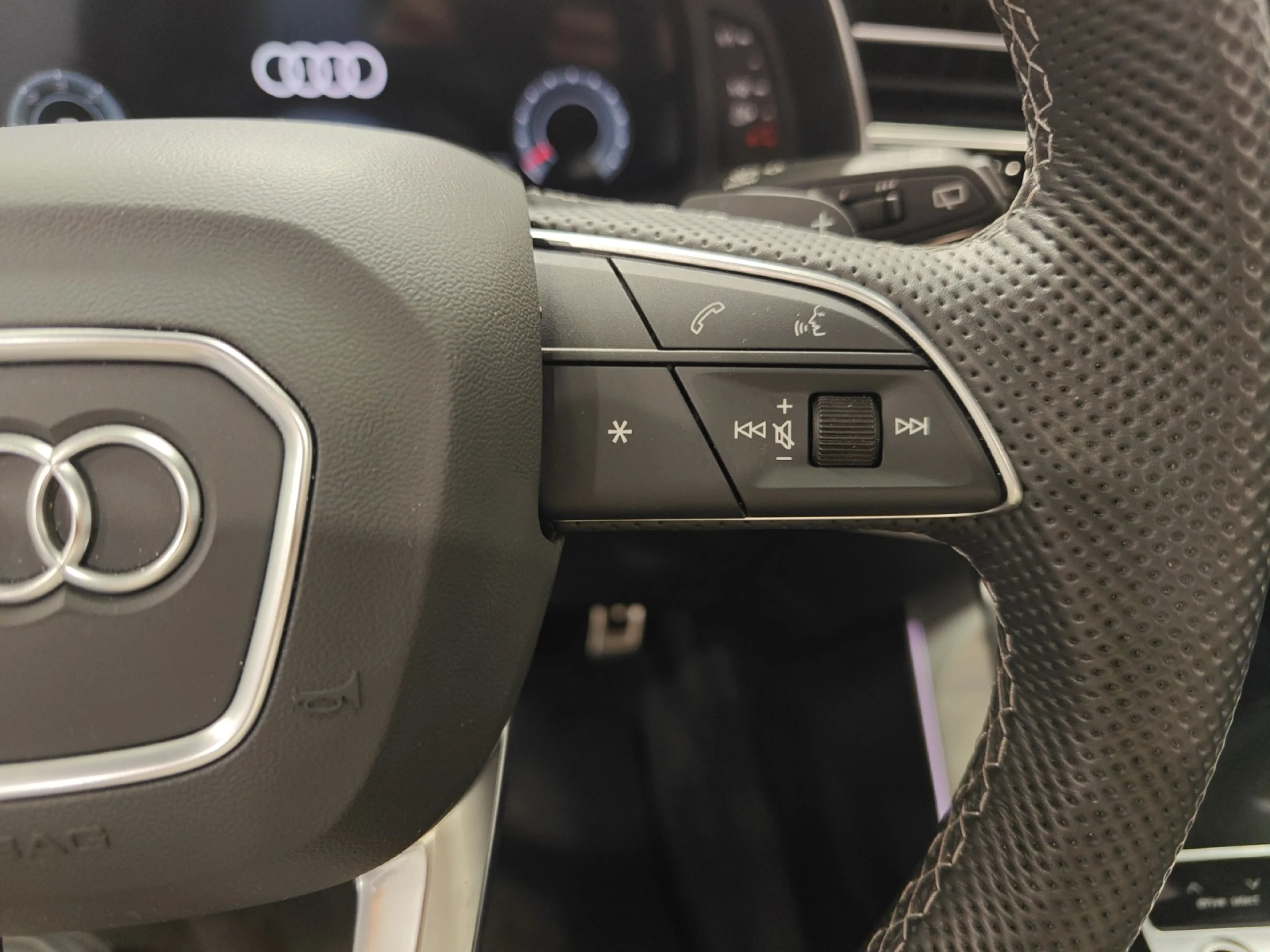 AUDI Q7 BLACK LINE ED. 50 TDI QUATTRO 210KW TIPT - Foto 10