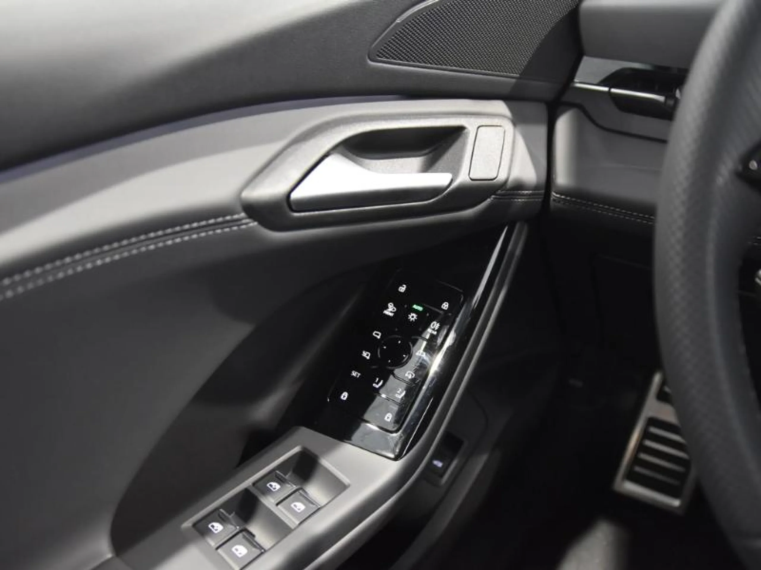 AUDI Q6 FIRST EDITION E TRON PERFORMANCE - Foto 22