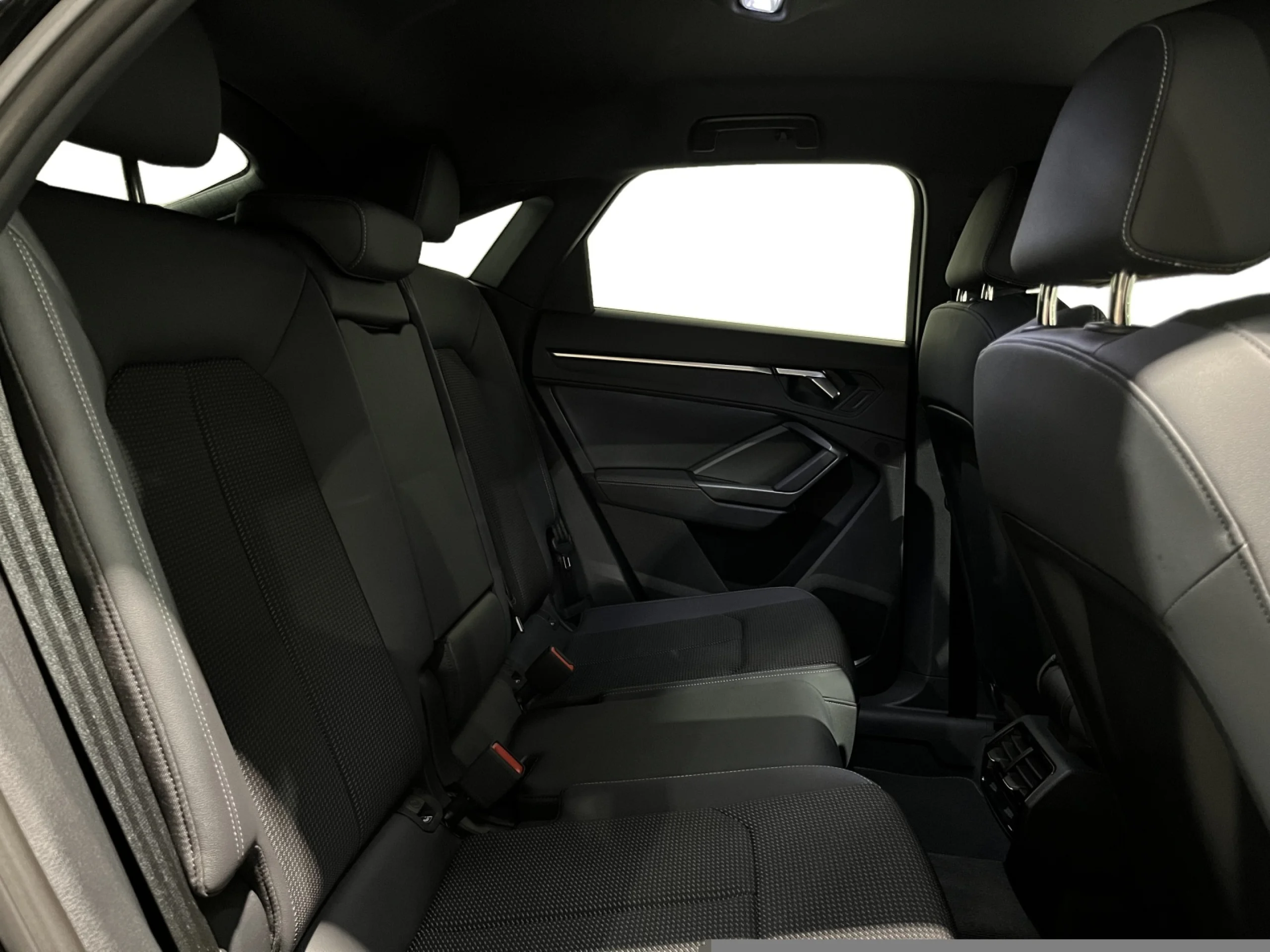 AUDI Q3 SPORTBACK BLACK LINE 35 TDI 110KW (150CV) S TRONIC - Foto 6