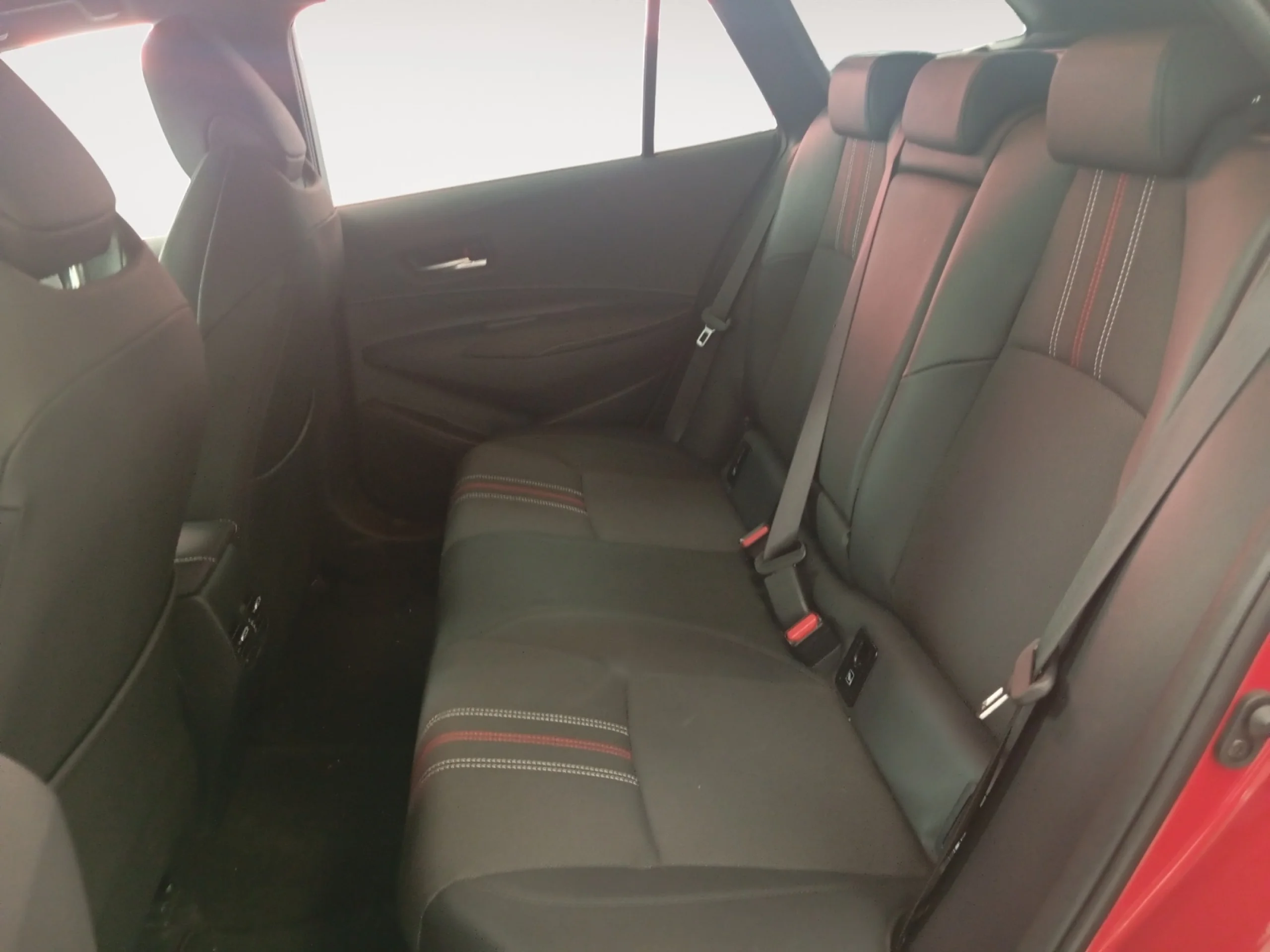 TOYOTA COROLLA 2.0 180H GR SPORT E CVT TOURING SPORT - Foto 6