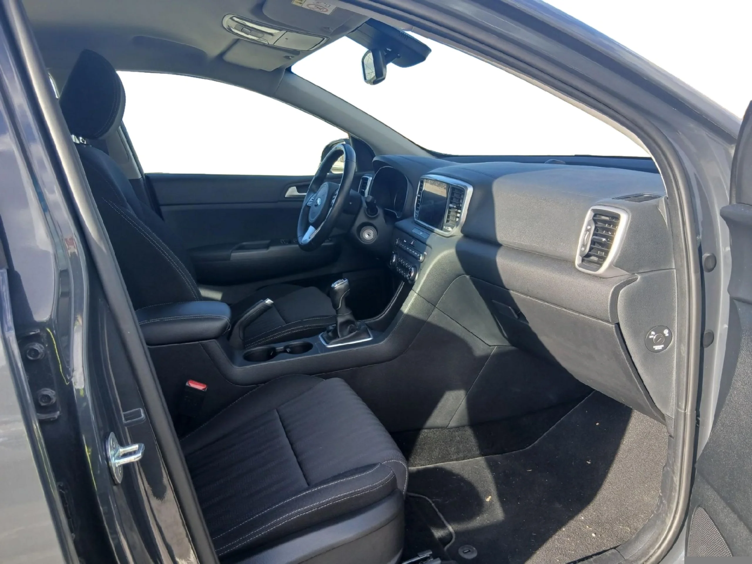 KIA SPORTAGE 1.6 MHEV DRIVE 100KW (136CV) 4X2 - Foto 4