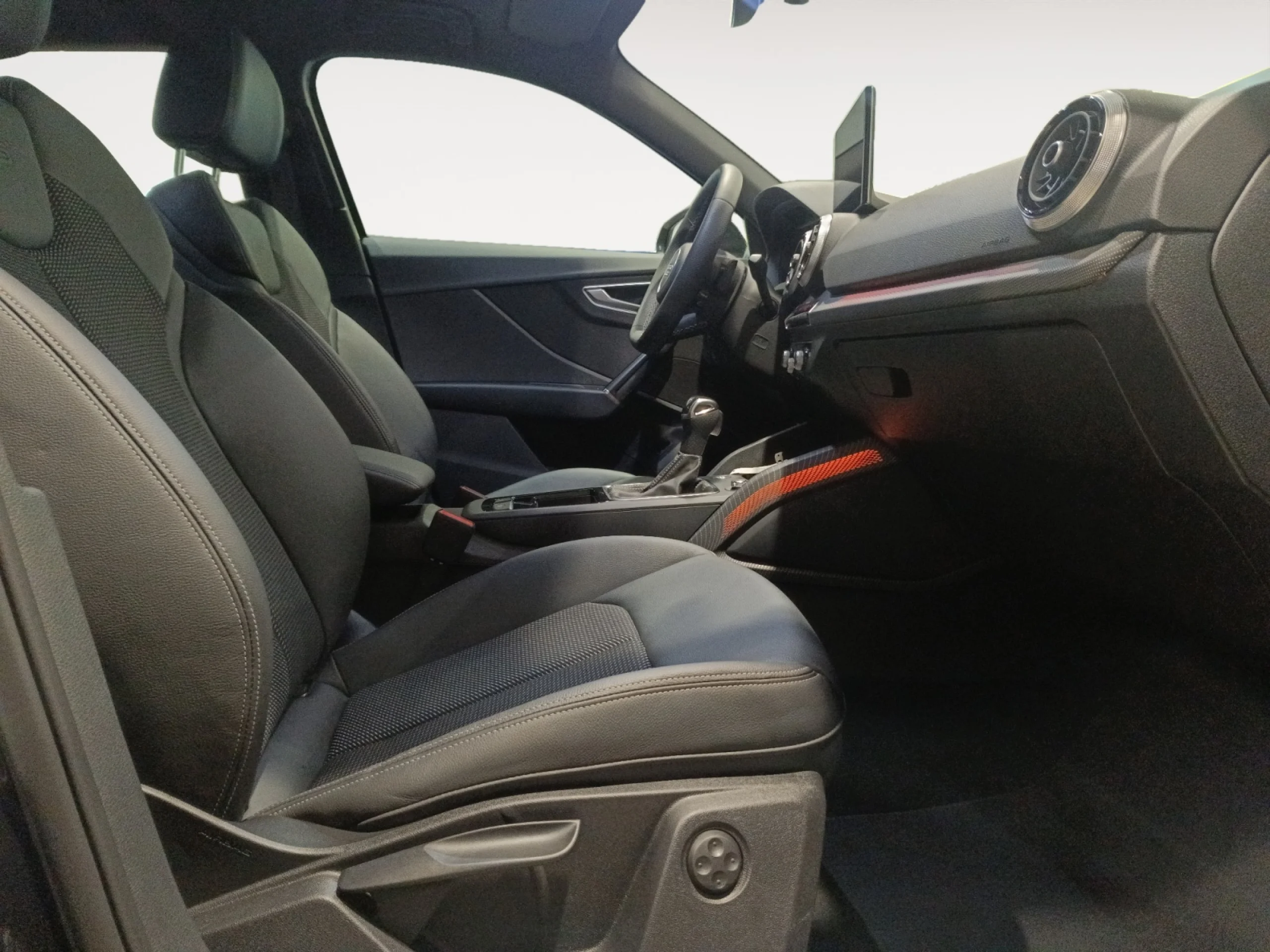 AUDI Q2 S LINE 35 TFSI 110KW (150CV) - Foto 8