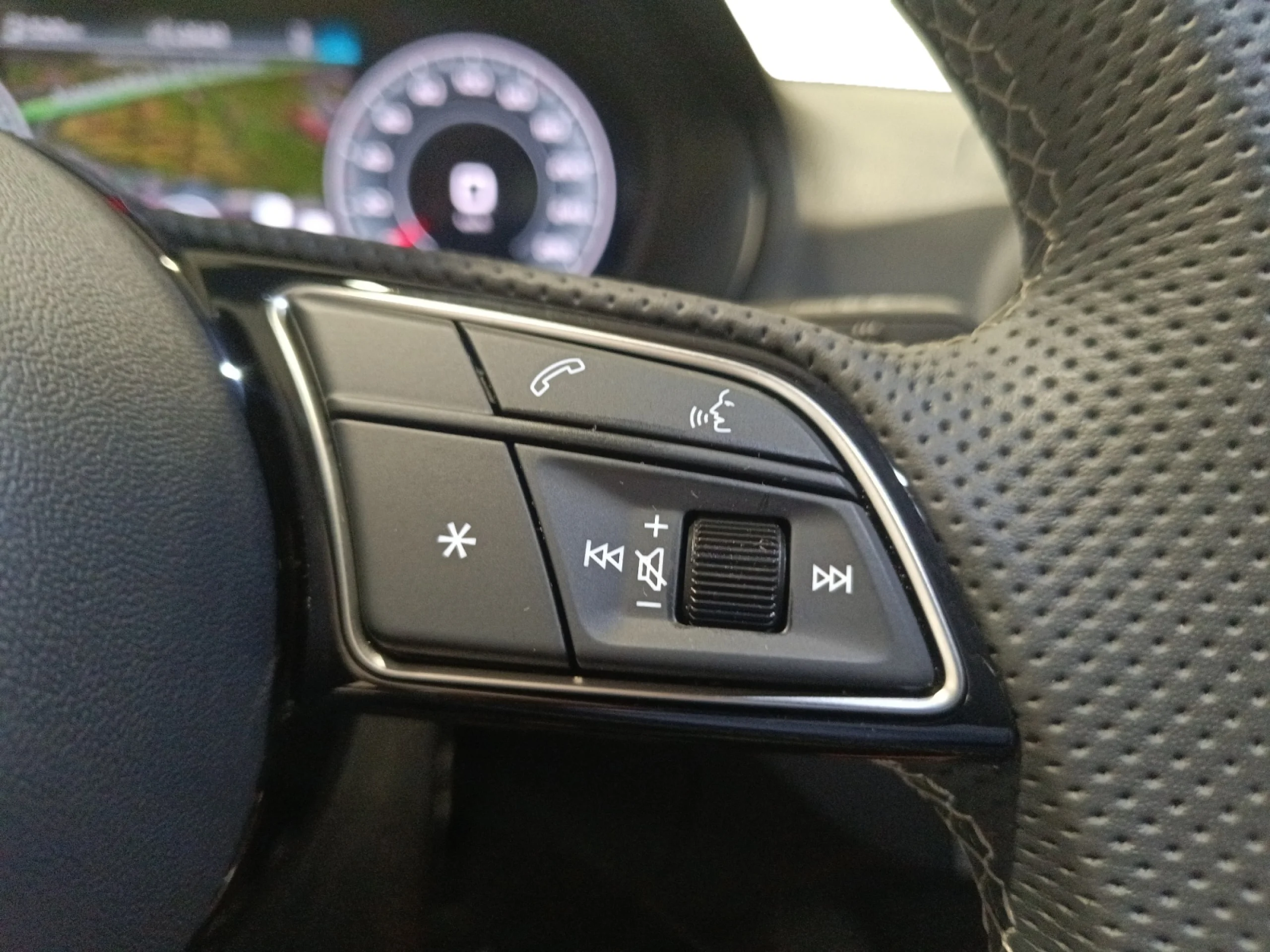 AUDI Q2 S LINE 35 TFSI 110KW (150CV) - Foto 16