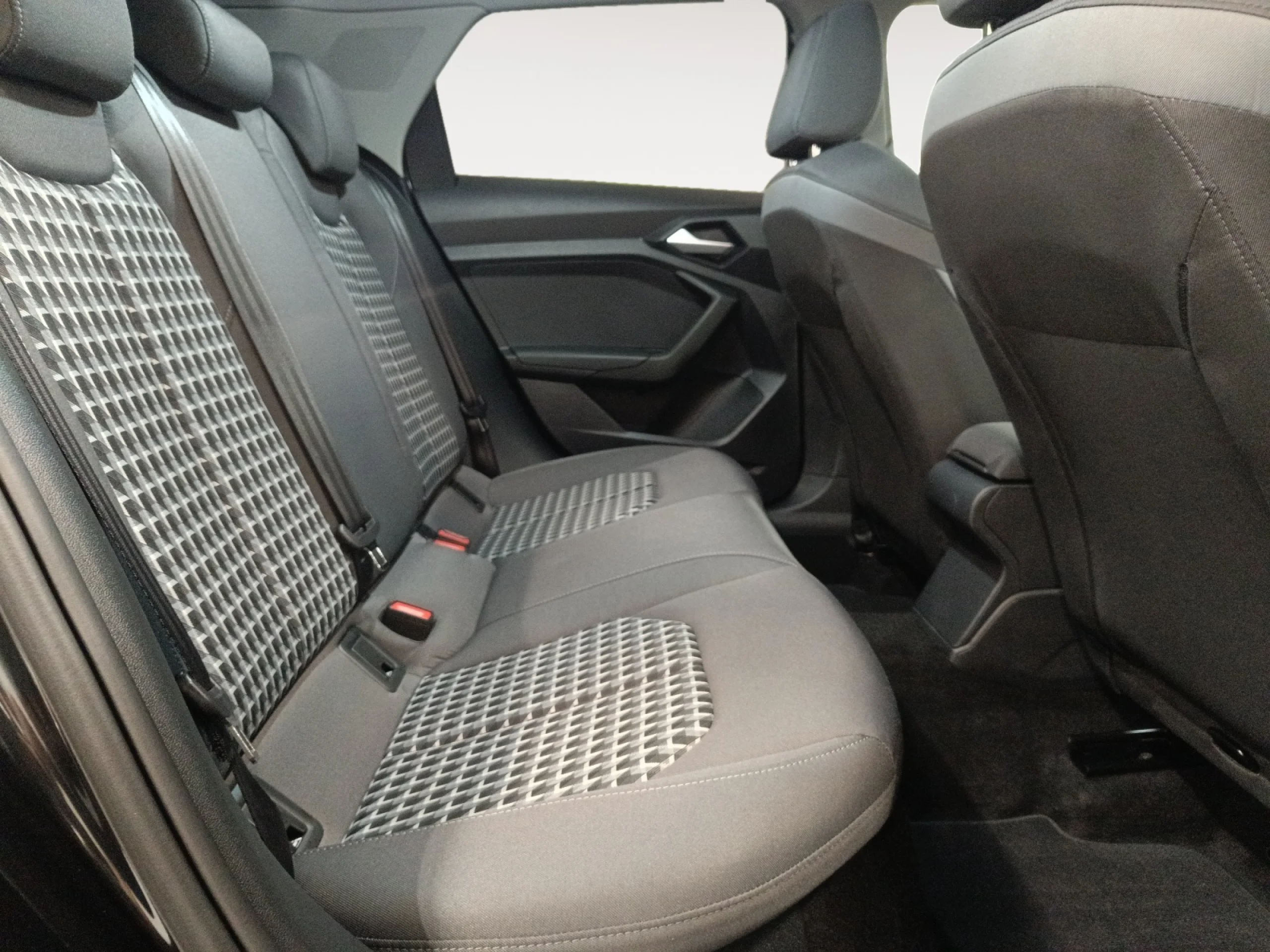 AUDI A1 SPORTBACK ADRENALIN 35 TFSI 110KW S TRON - Foto 6