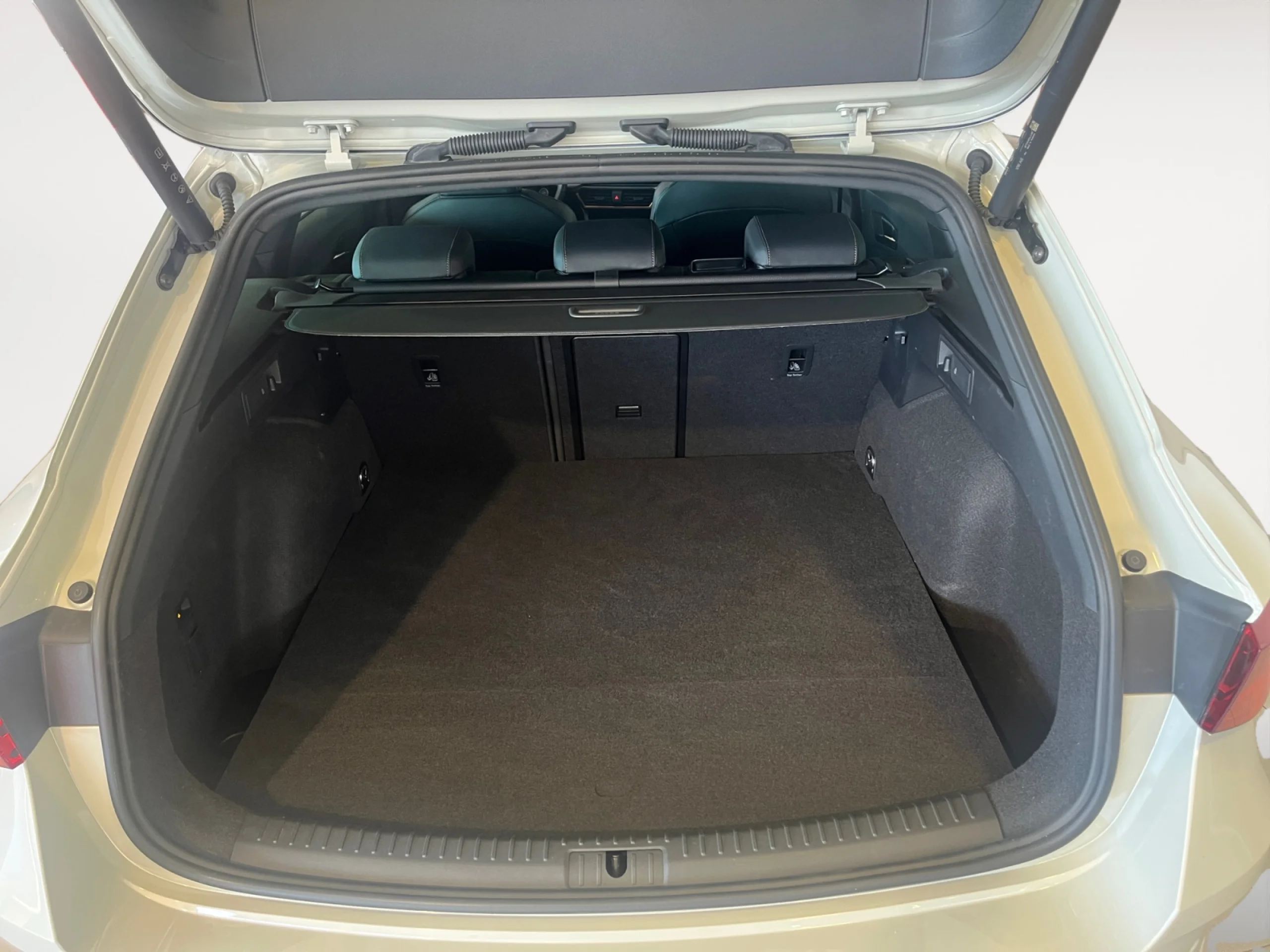 CUPRA LEON SP 1.5 TSI E HYBRID 150W (204CV) DSG - Foto 8